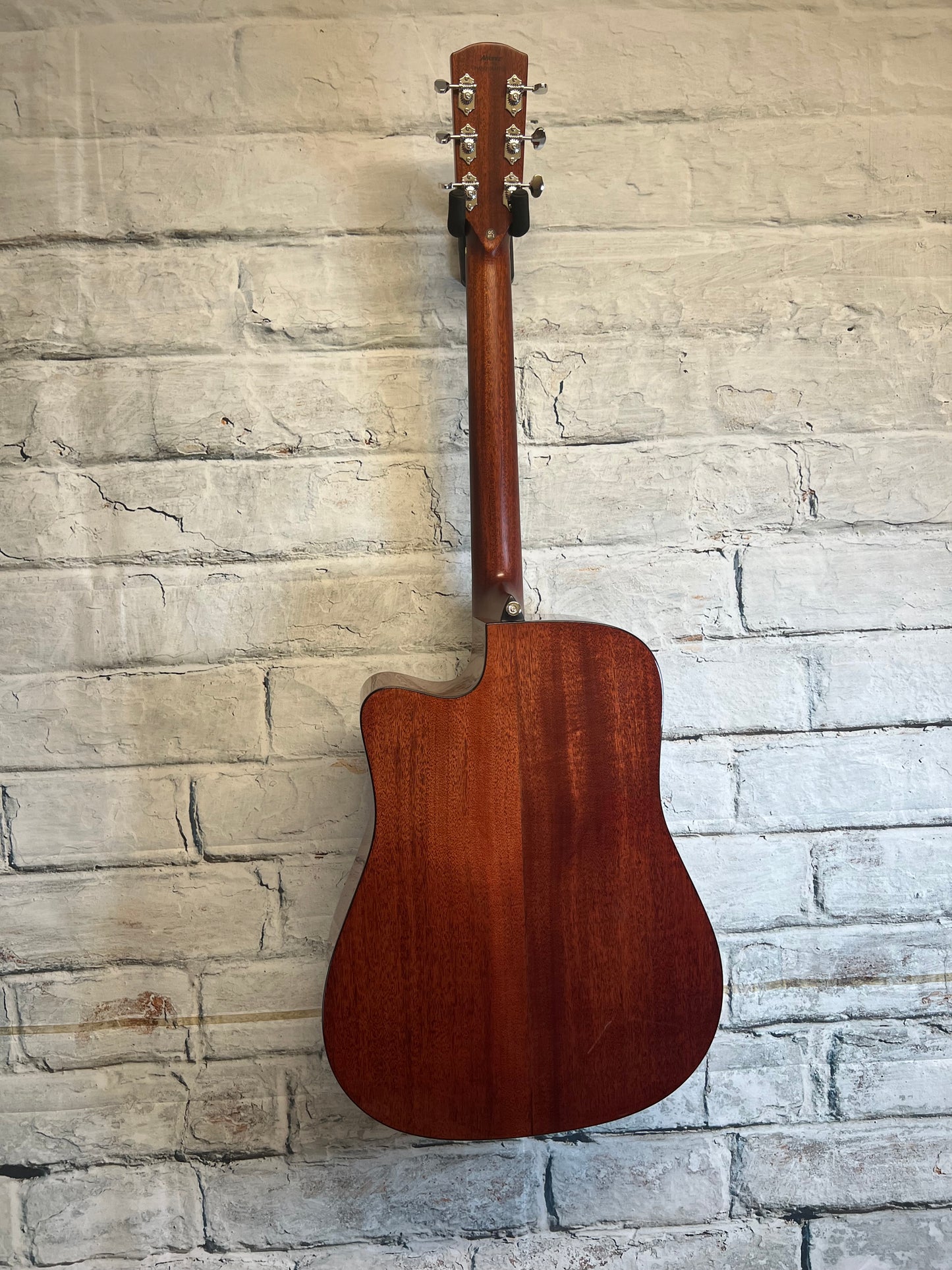 Alvarez Masterworks Dreadnought Acoustic/Electric Guitar with bag