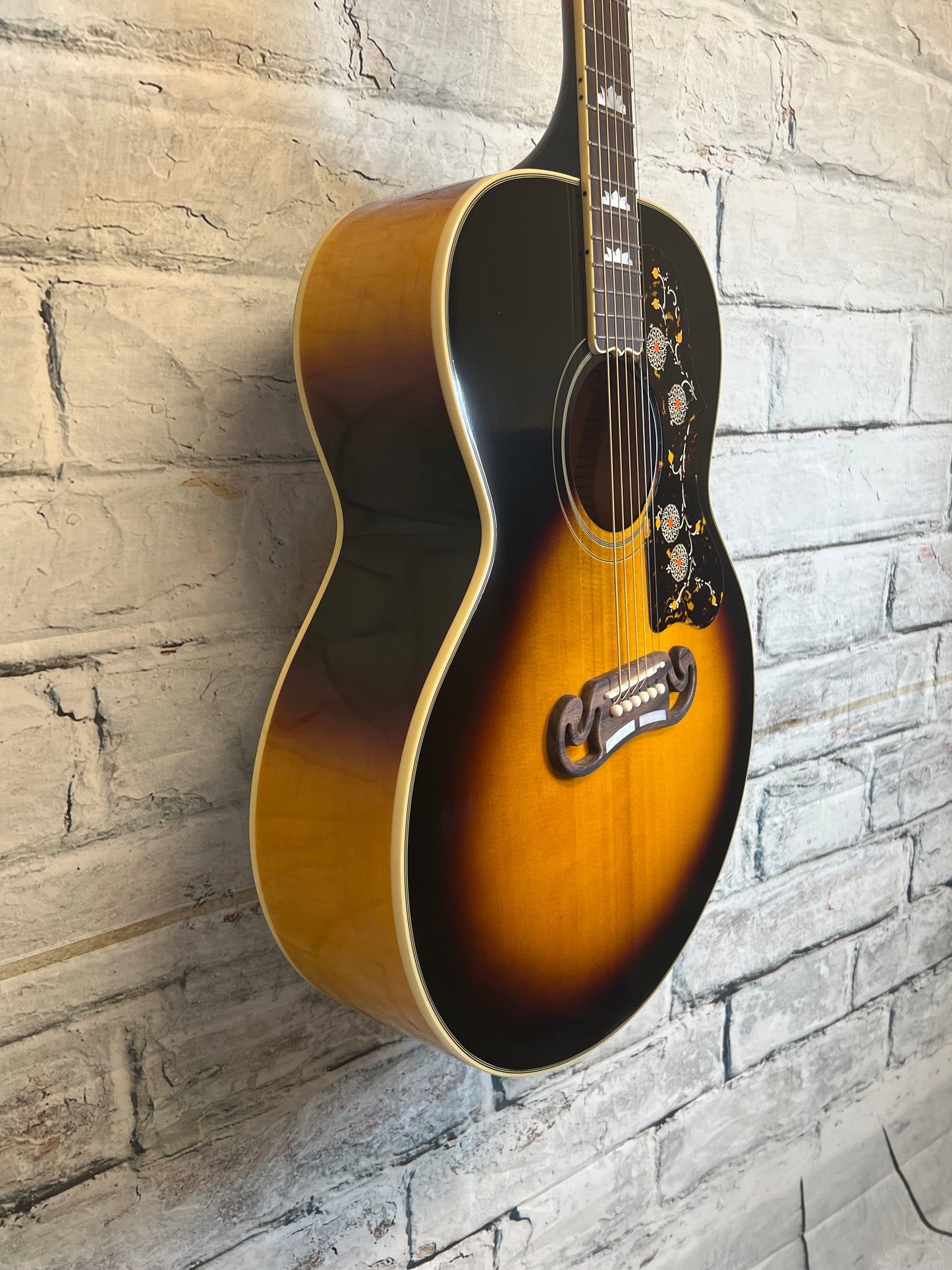 Epiphone 1957 SJ-200Reissue Acoustic/Electric Guitar-Vintage Sunburst