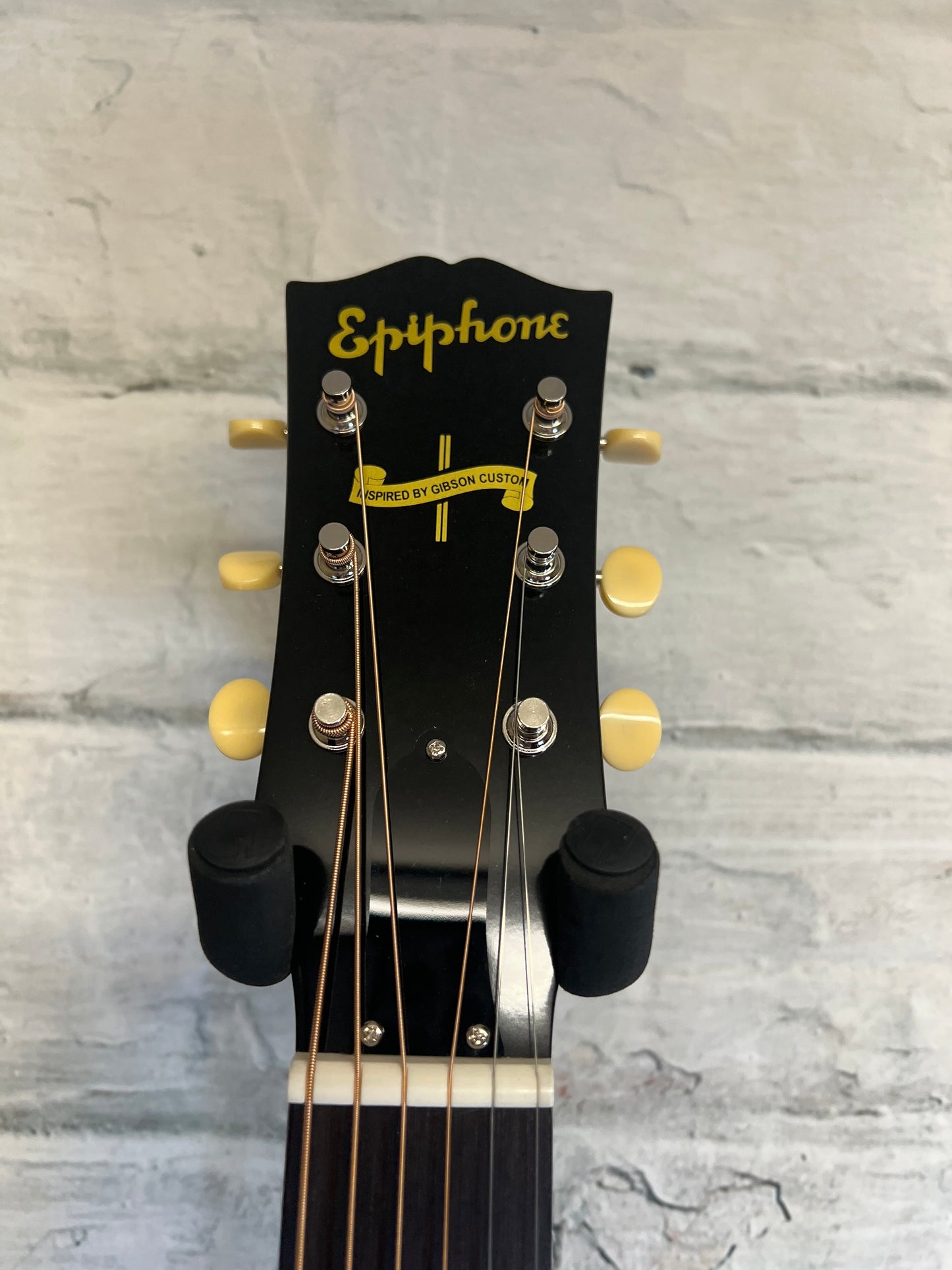 Epiphone 1942 Banner J-45 Reissue Vintage Sunburst with Hardshell Case