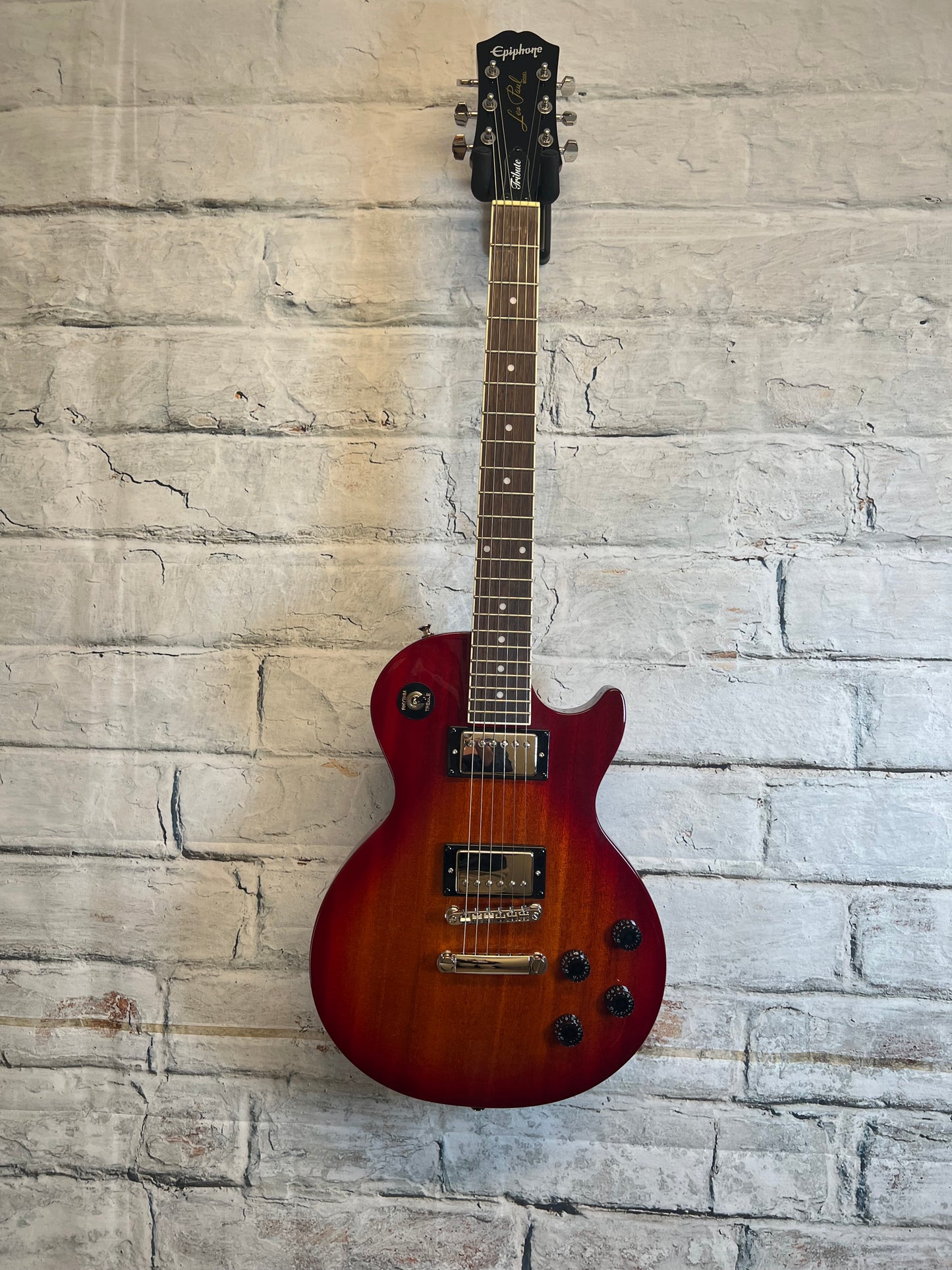 Epiphone Les Paul Tribute Electric Guitar-Heritage Cherry Sunburst