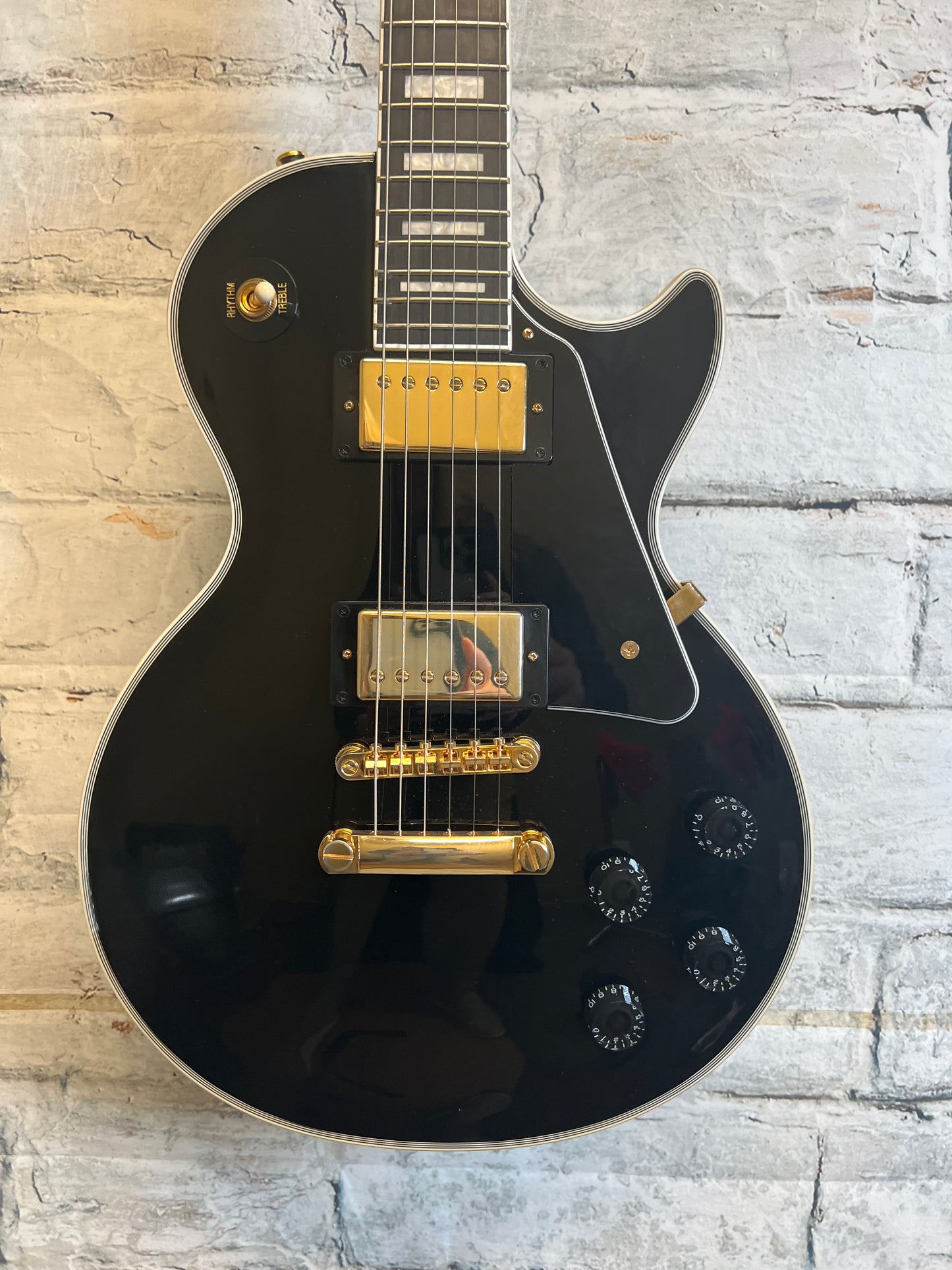 Used Epiphone Les Paul Custom-Ebony with Hardshell Case