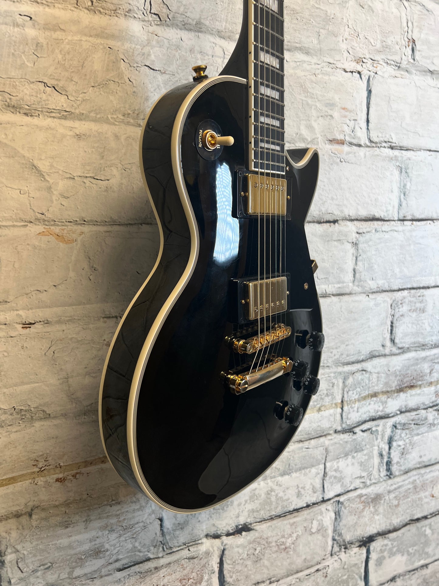 Used Epiphone Les Paul Custom-Ebony with Hardshell Case