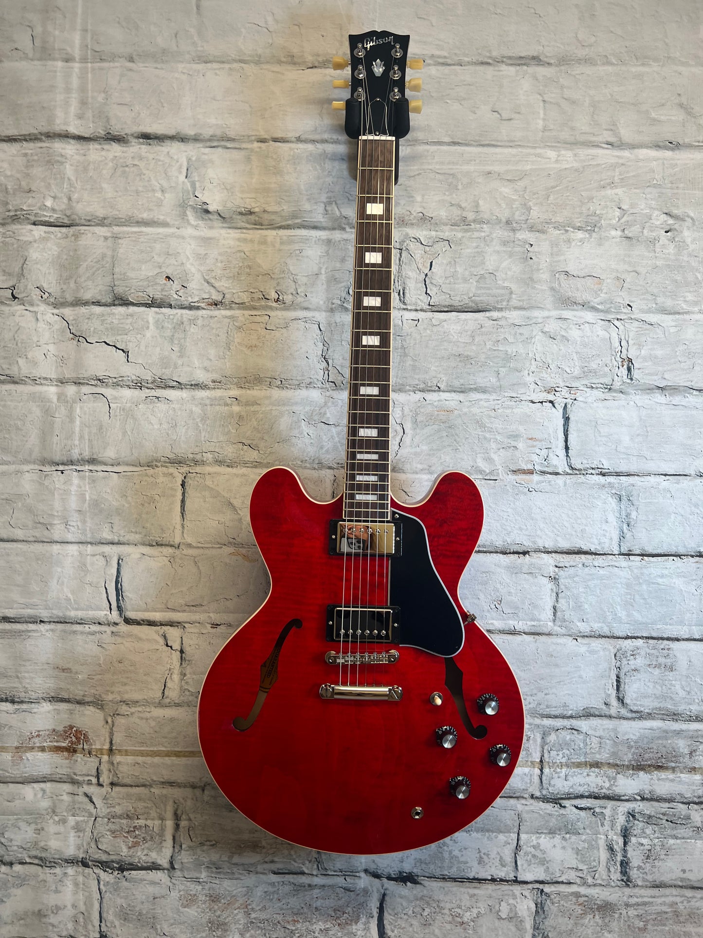 Gibson Es-335 Figured 60s Cherry with Hardshell Case