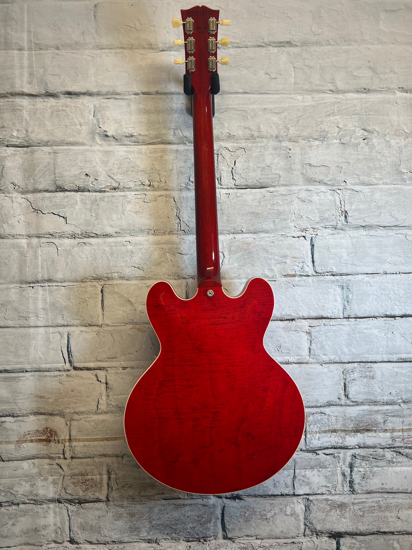 Gibson Es-335 Figured 60s Cherry with Hardshell Case
