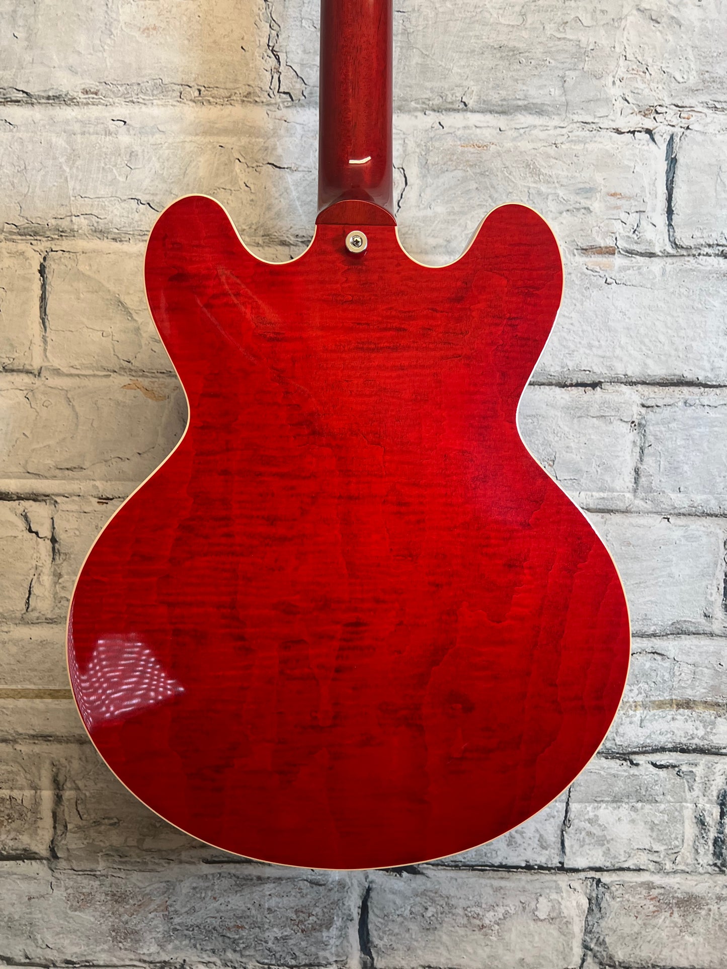 Gibson Es-335 Figured 60s Cherry with Hardshell Case