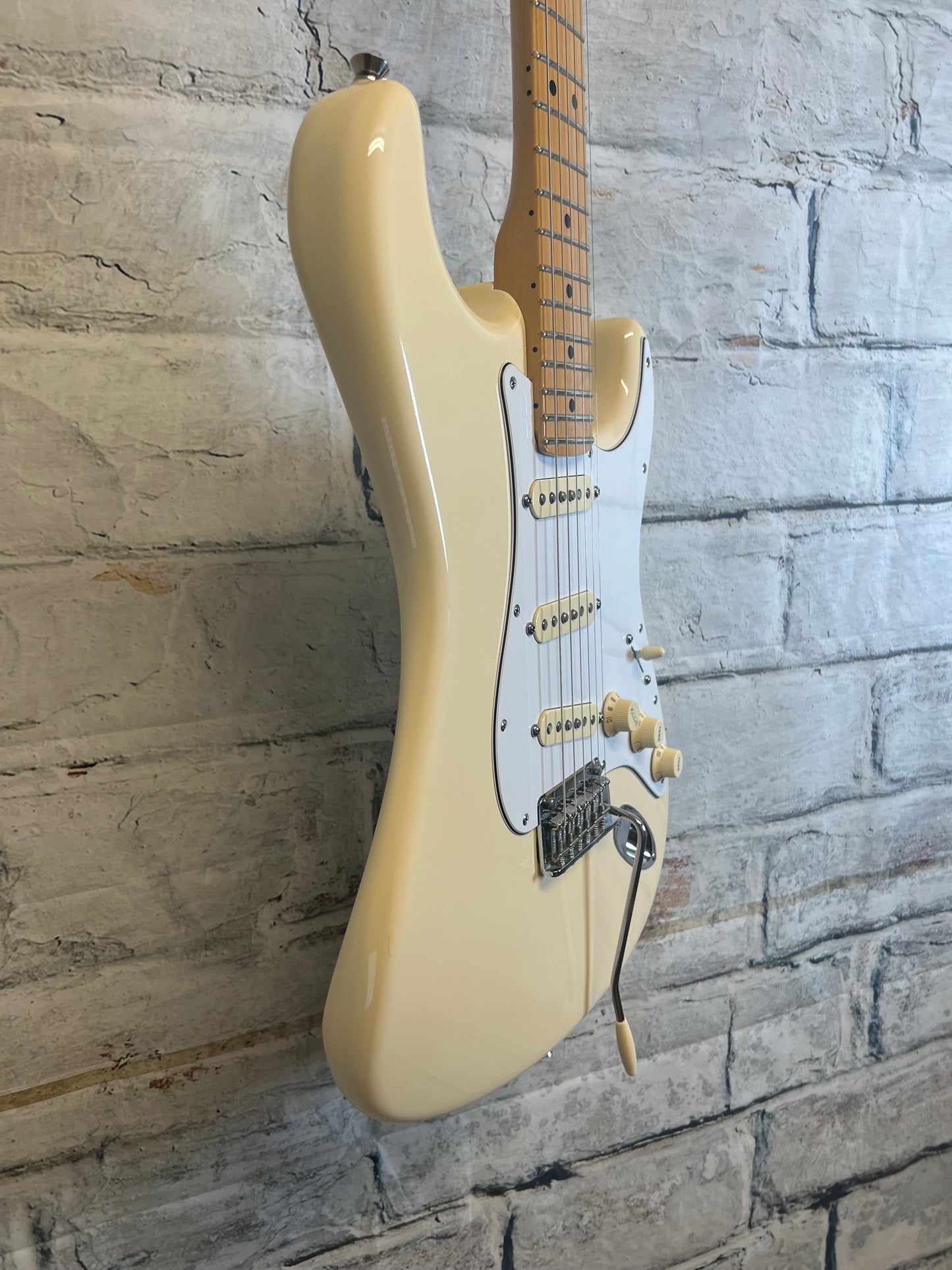 Used Fender American Standard Stratocaster