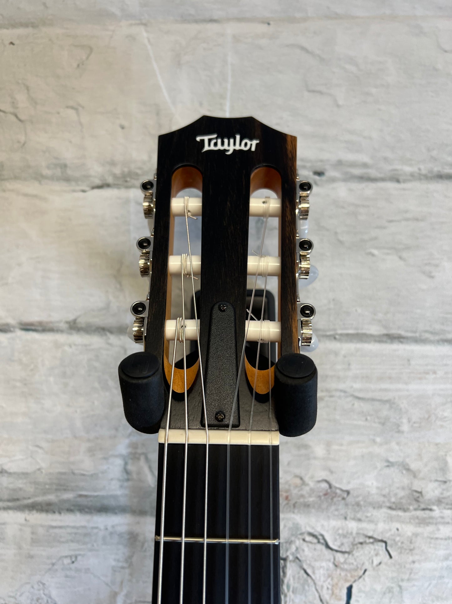 Taylor 112ce-N Grand Concert Acoustic-electric Nylon String Guitar