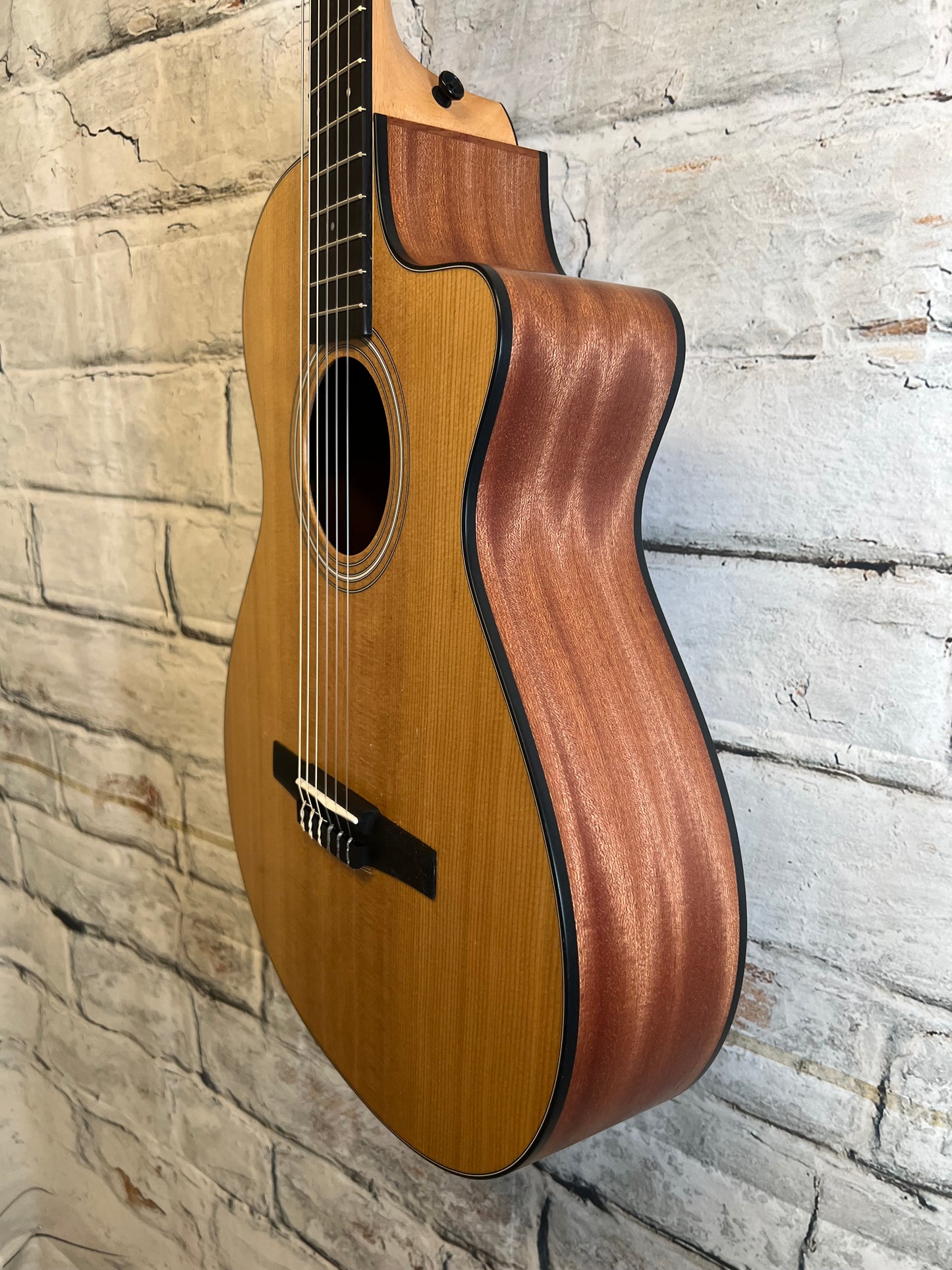 Taylor 112ce-N Grand Concert Acoustic-electric Nylon String Guitar