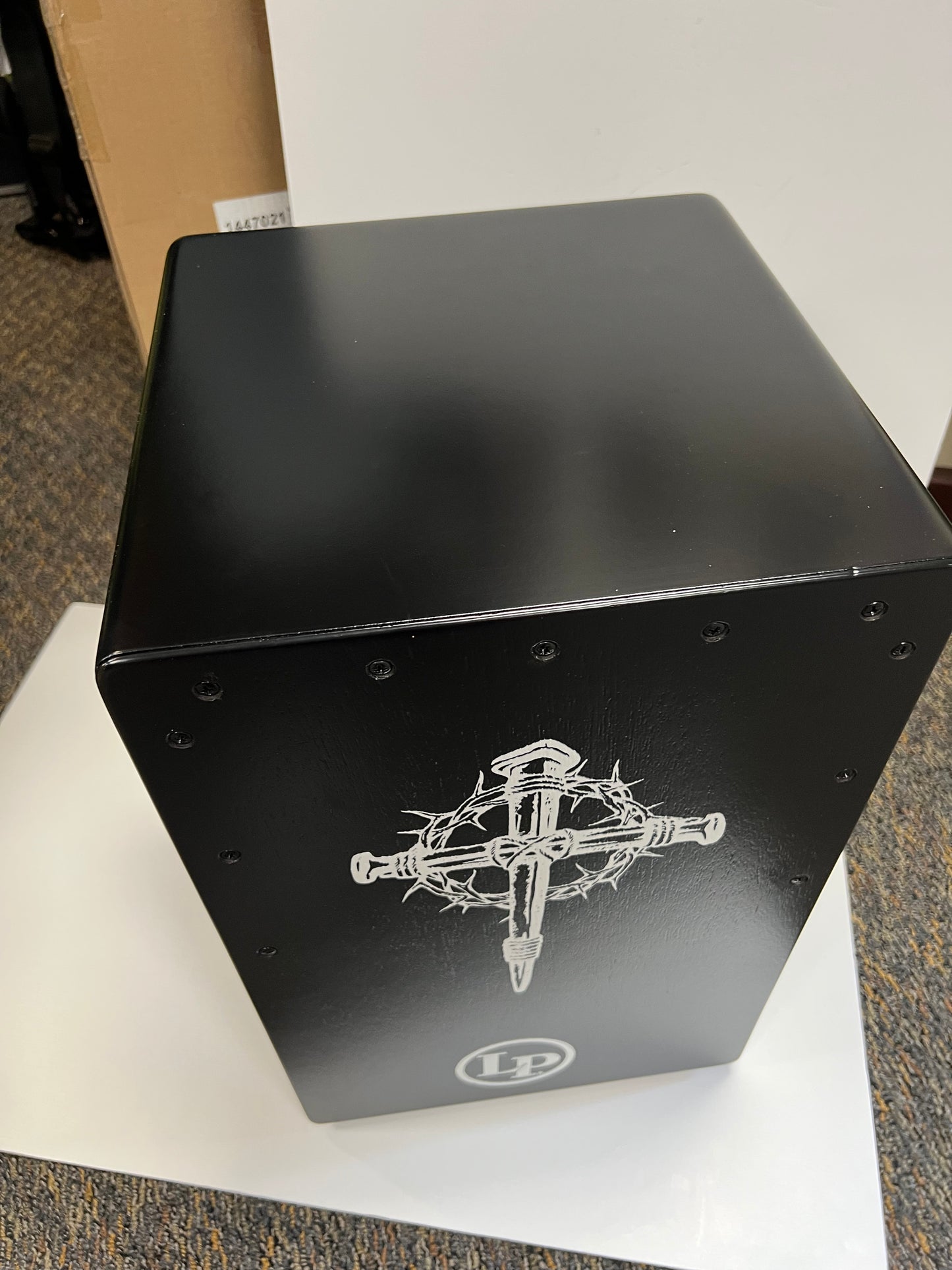 Latin Percussion THORNY CROSS CAJON- Black