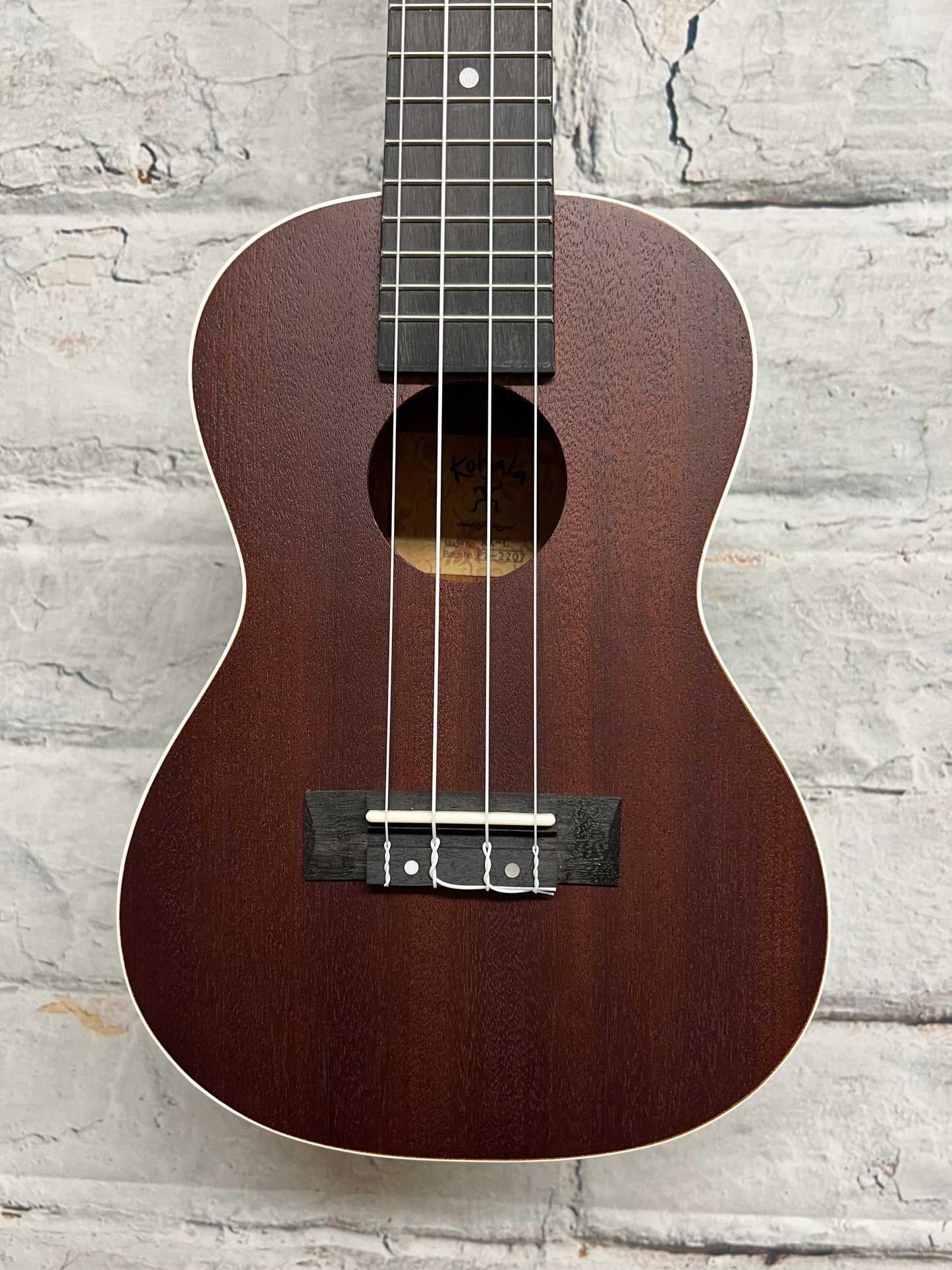 Kohala Akamai Concert Ukulele Mahogany