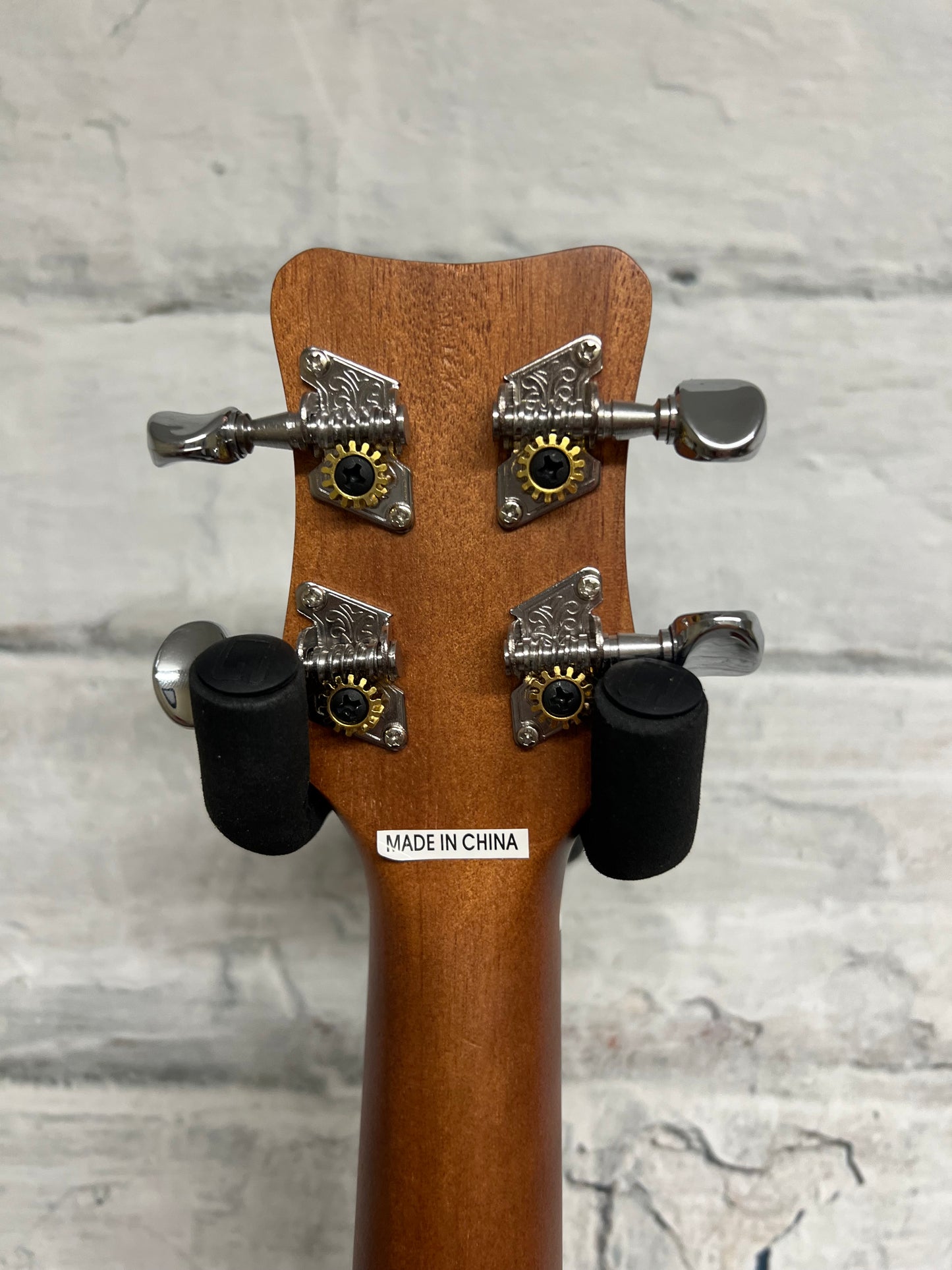 Kohala Akamai Concert Ukulele Mahogany