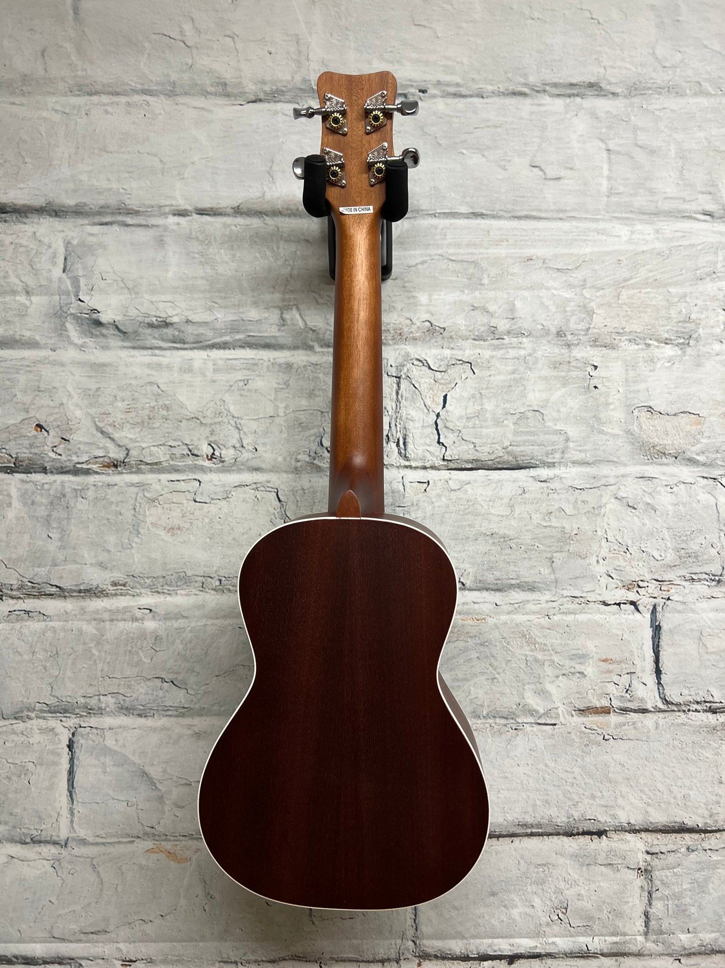 Kohala Akamai Concert Ukulele Mahogany