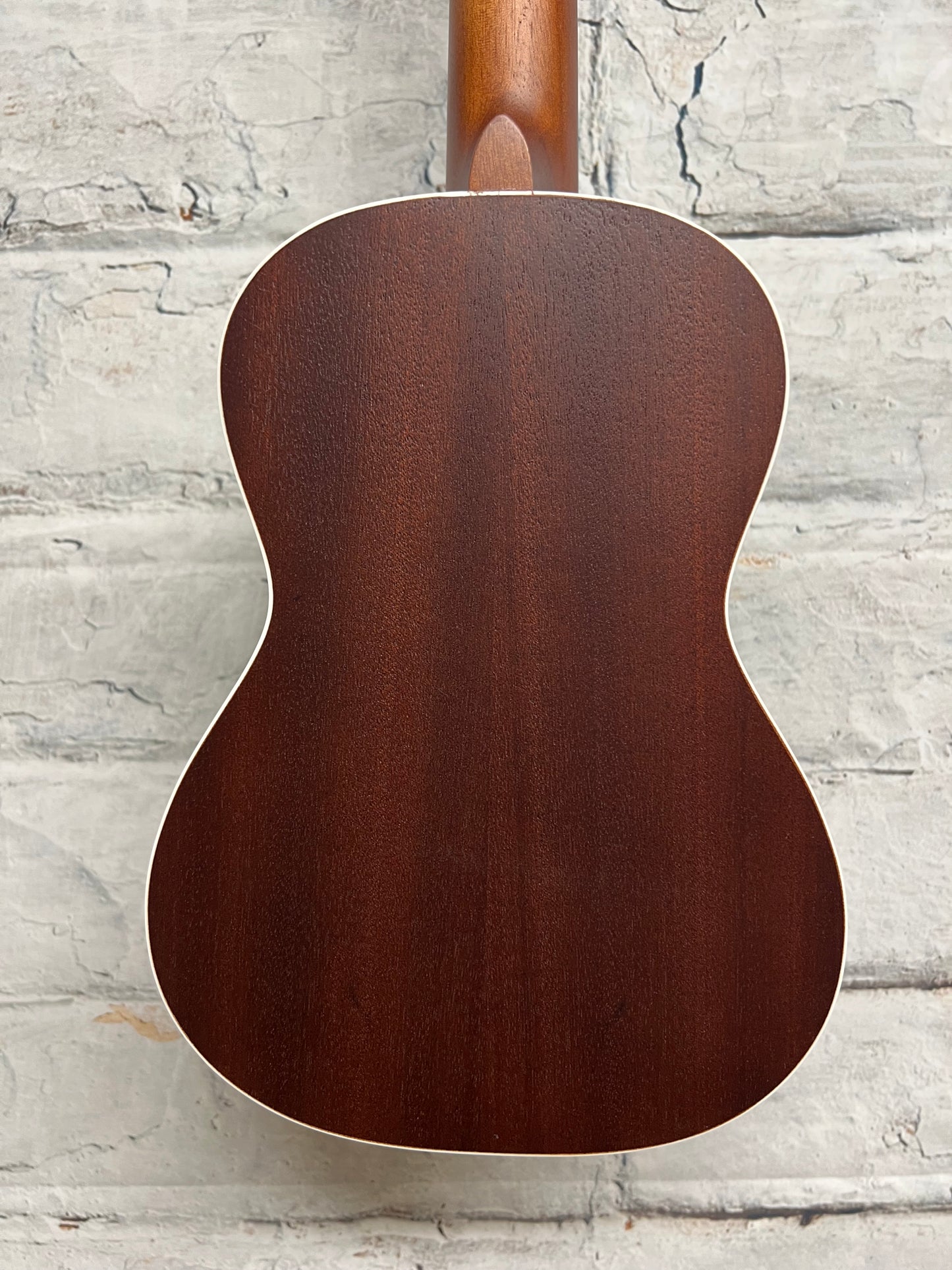 Kohala Akamai Concert Ukulele Mahogany