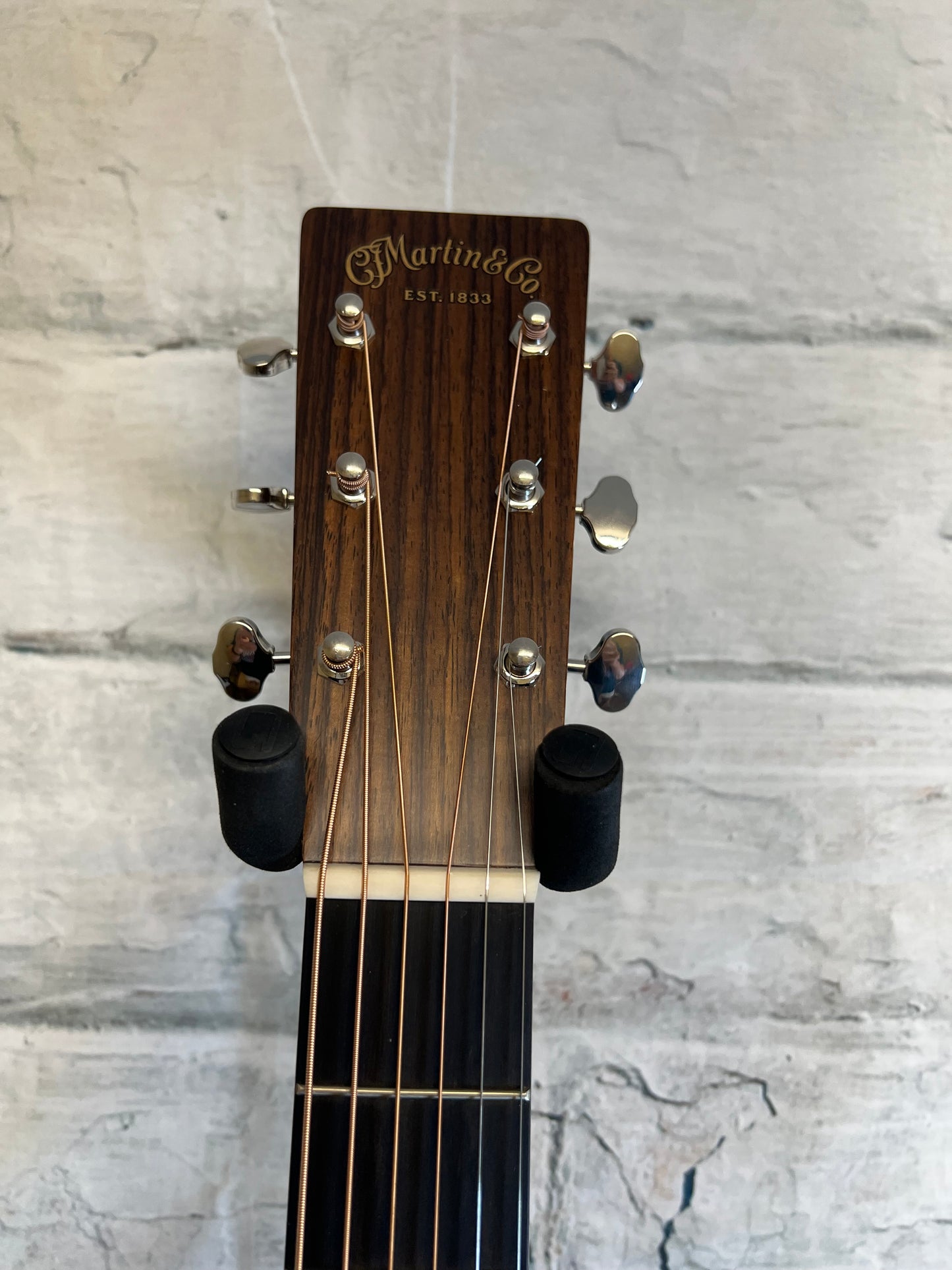 Martin Hd28 Standard Dreadnought with case