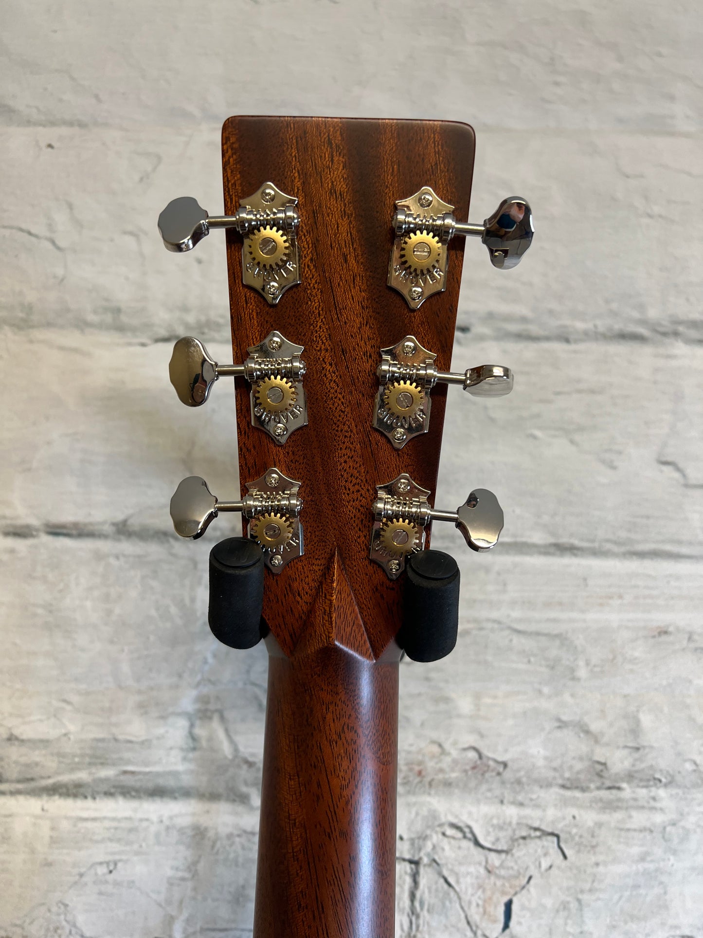 Martin Hd28 Standard Dreadnought with case
