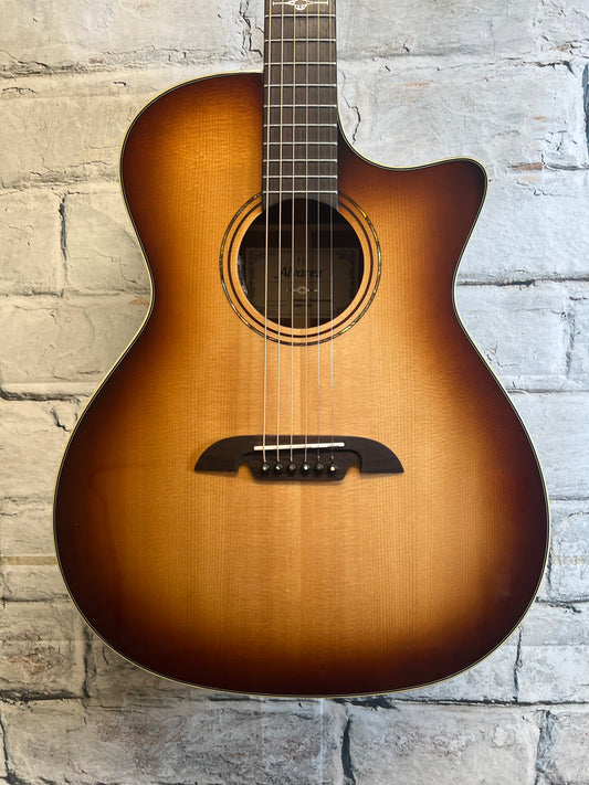 Alvarez Masterworks Grand Auditorium Acoustic Electric Guitar with Bag