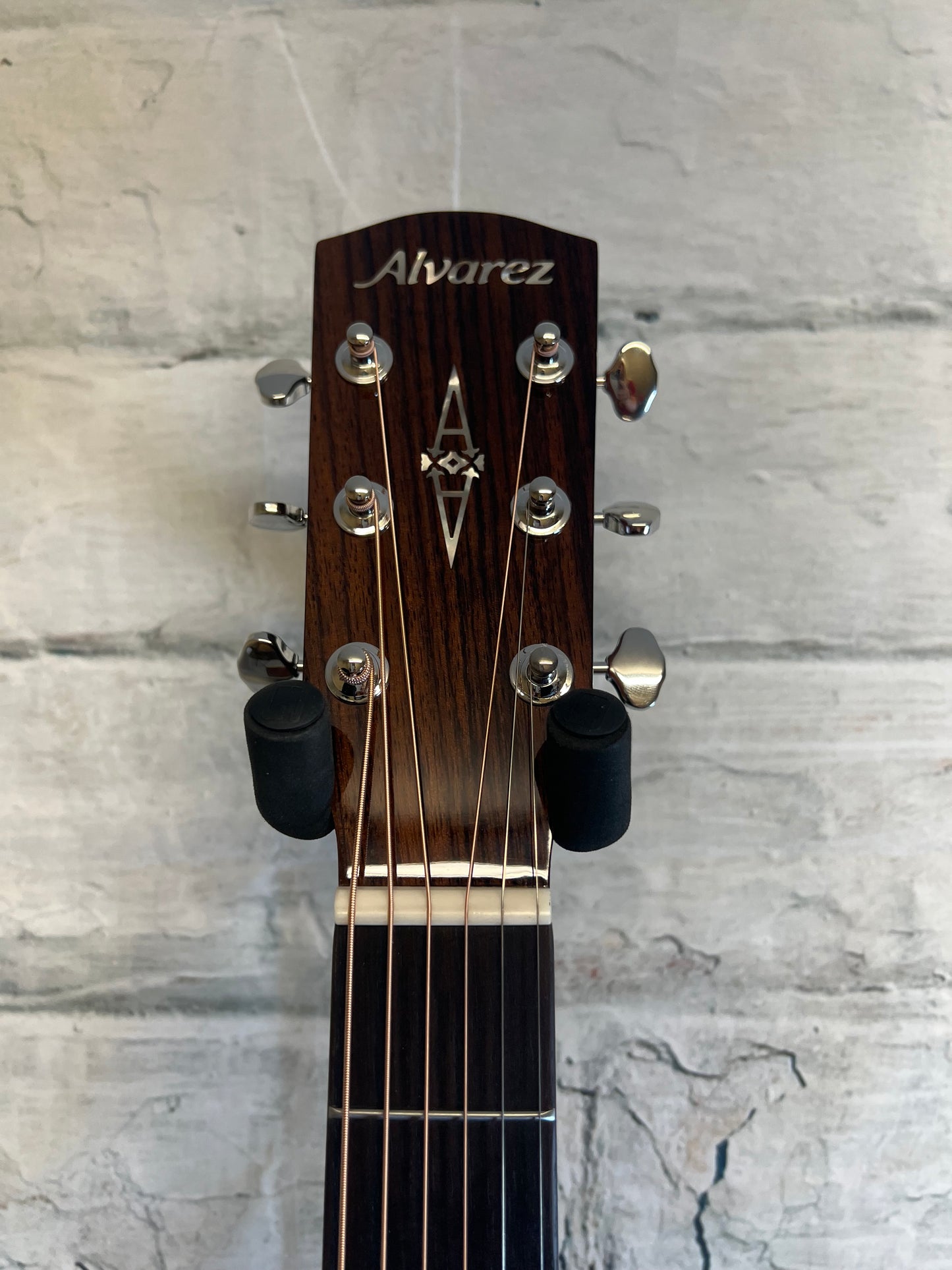 Alvarez Masterworks Grand Auditorium Acoustic Electric Guitar with Bag