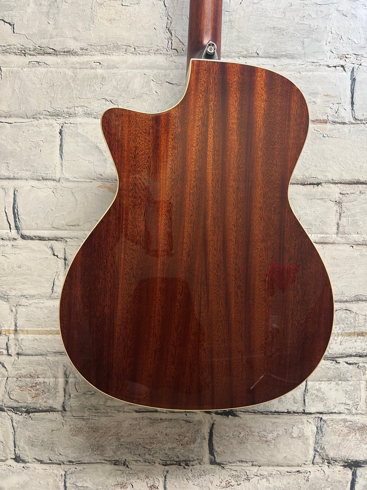 Alvarez Masterworks Grand Auditorium Acoustic Electric Guitar with Bag