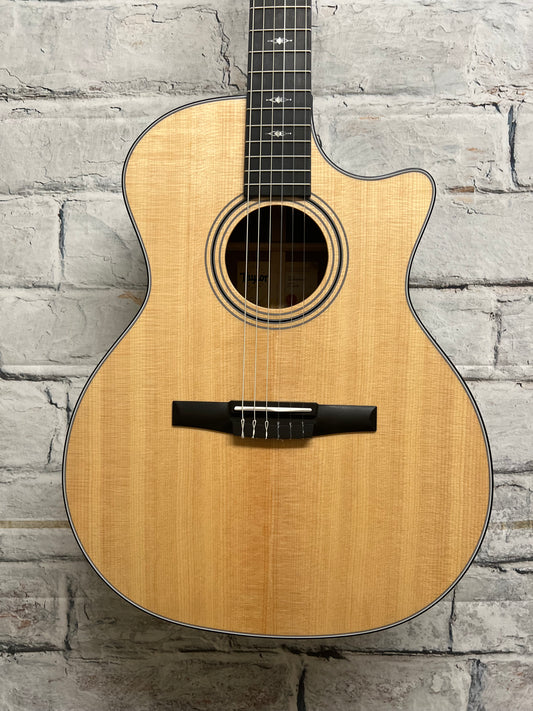 Taylor 314ce-N Nylon Acoustic Electric Guitar Natural Sitka Spruce with Hardshell Case