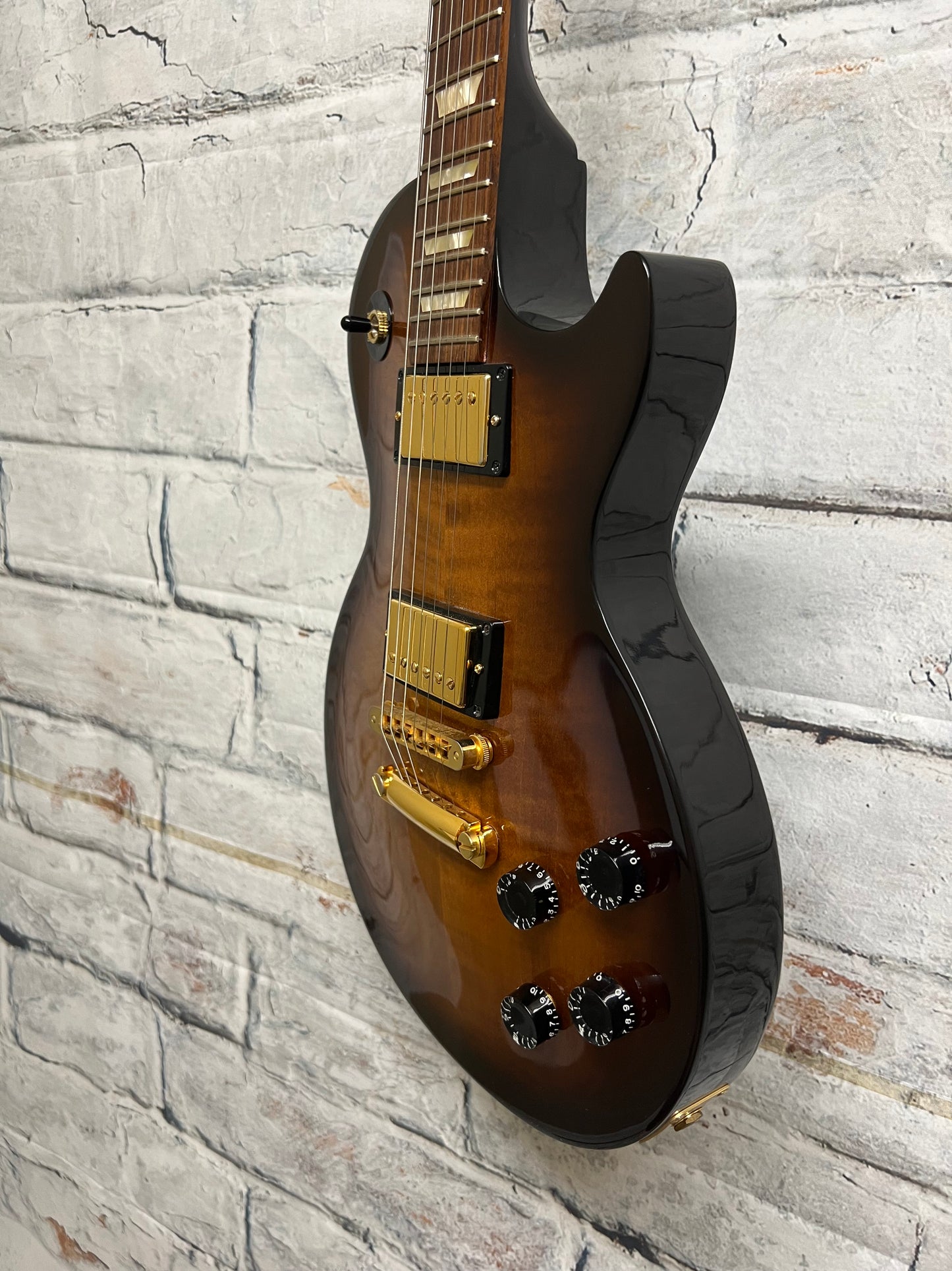 Used Gibson Les Paul Studio Bourbon Burst Flame Maple Top with Hardshell Case
