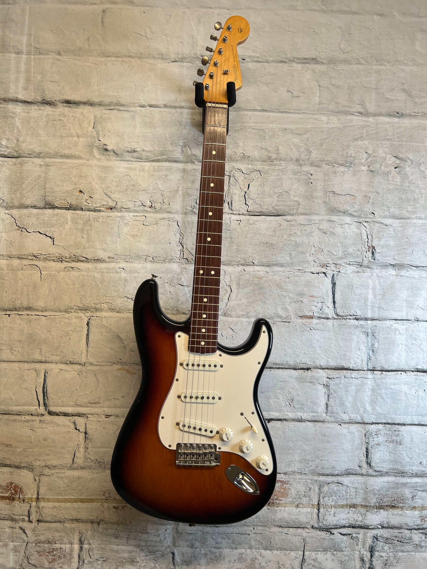 Used Fender AVRI ‘62 Reissue Stratocaster- Sunburst Rose
