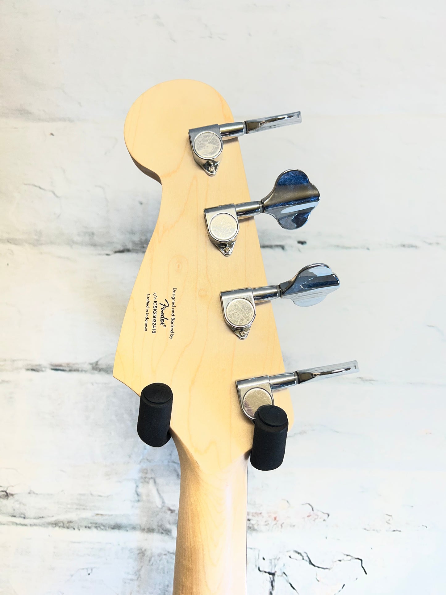 Squier Sonic Bronco Bass, Laurel Fingerboard, White Pickguard