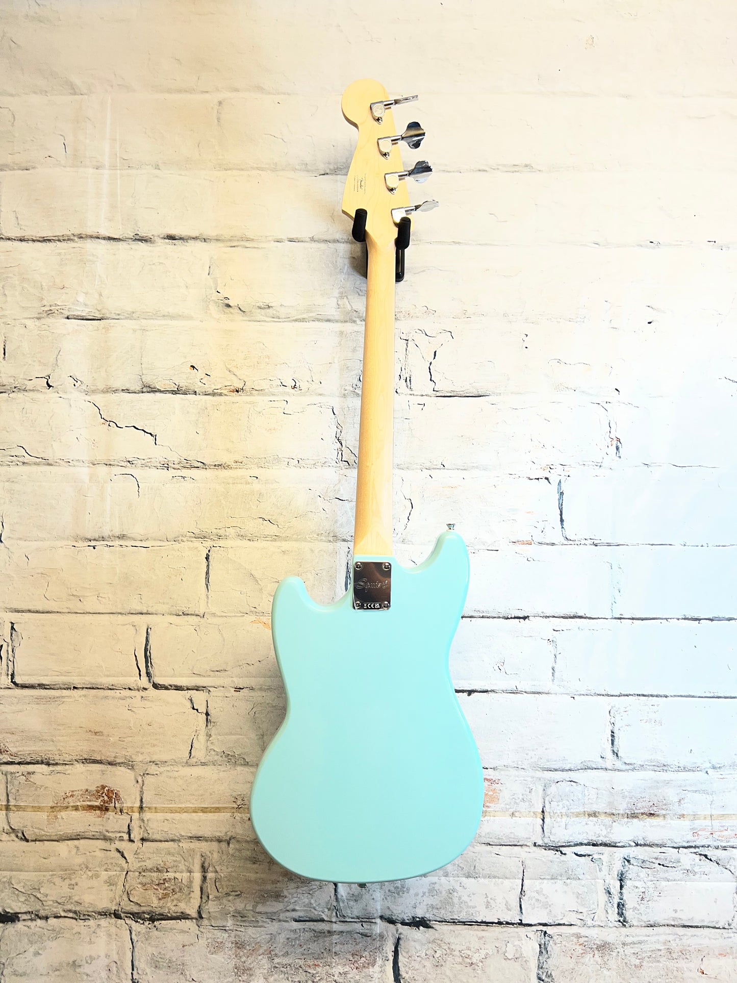 Squier Sonic Bronco Bass, Laurel Fingerboard, White Pickguard