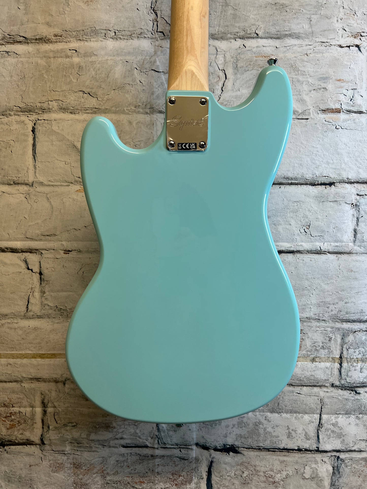 Squier Sonic Bronco Bass, Laurel Fingerboard, White Pickguard