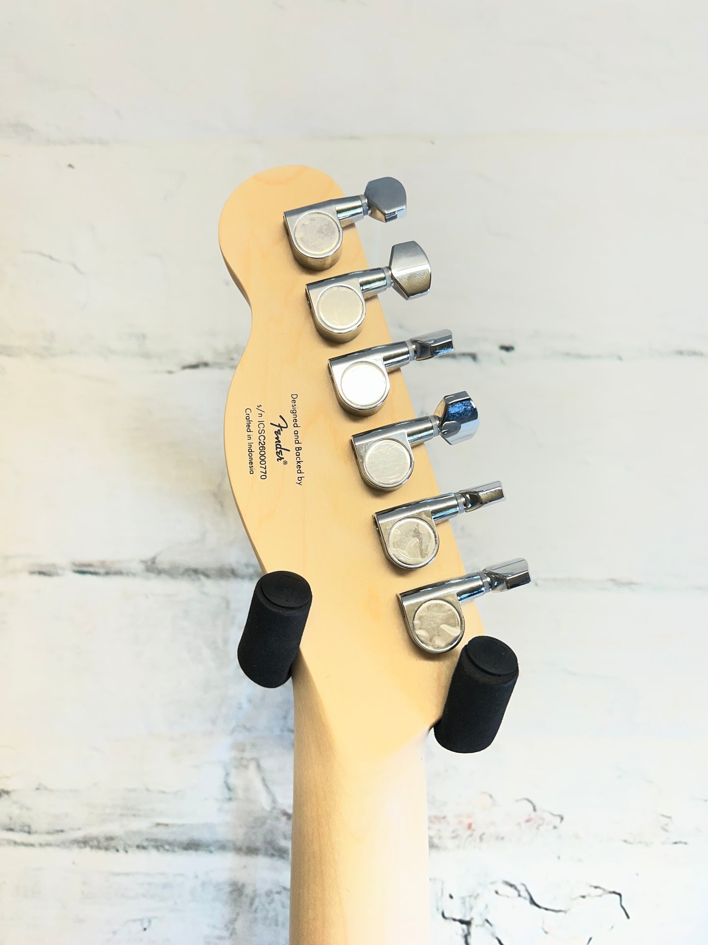 Squier Sonic Telecaster, Laurel Fingerboard, White Pickguard, Canary Yellow