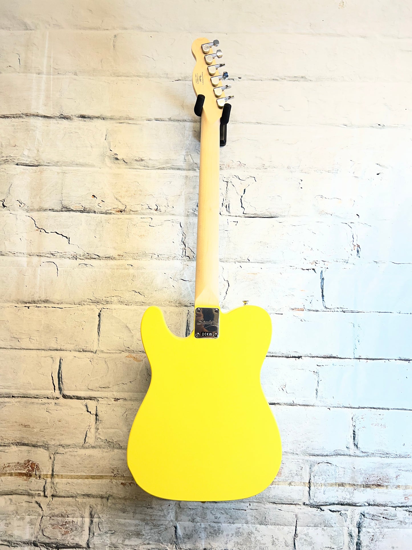 Squier Sonic Telecaster, Laurel Fingerboard, White Pickguard, Canary Yellow