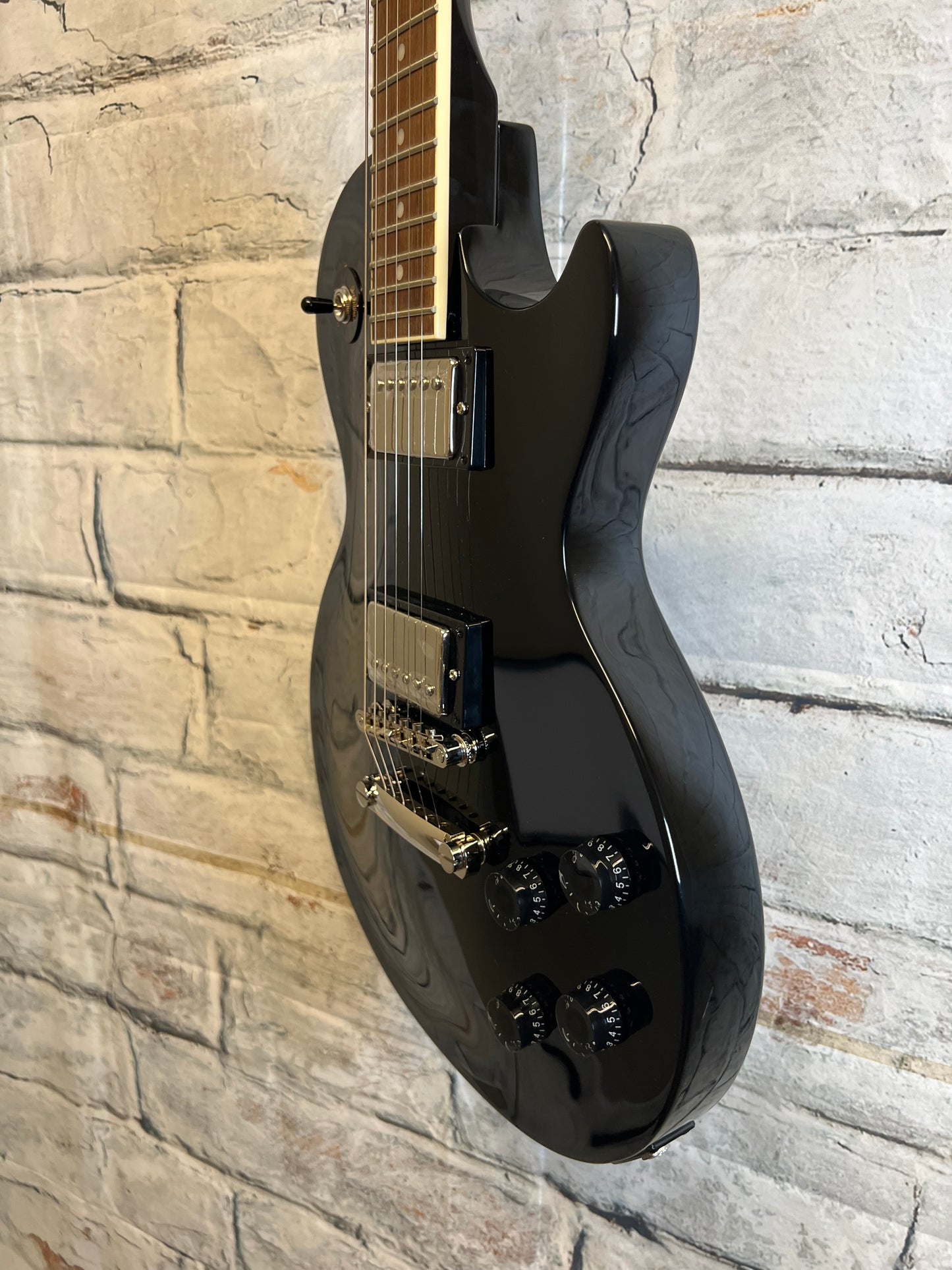 Epiphone Les PAul Tribute Electric Guitar- Ebony
