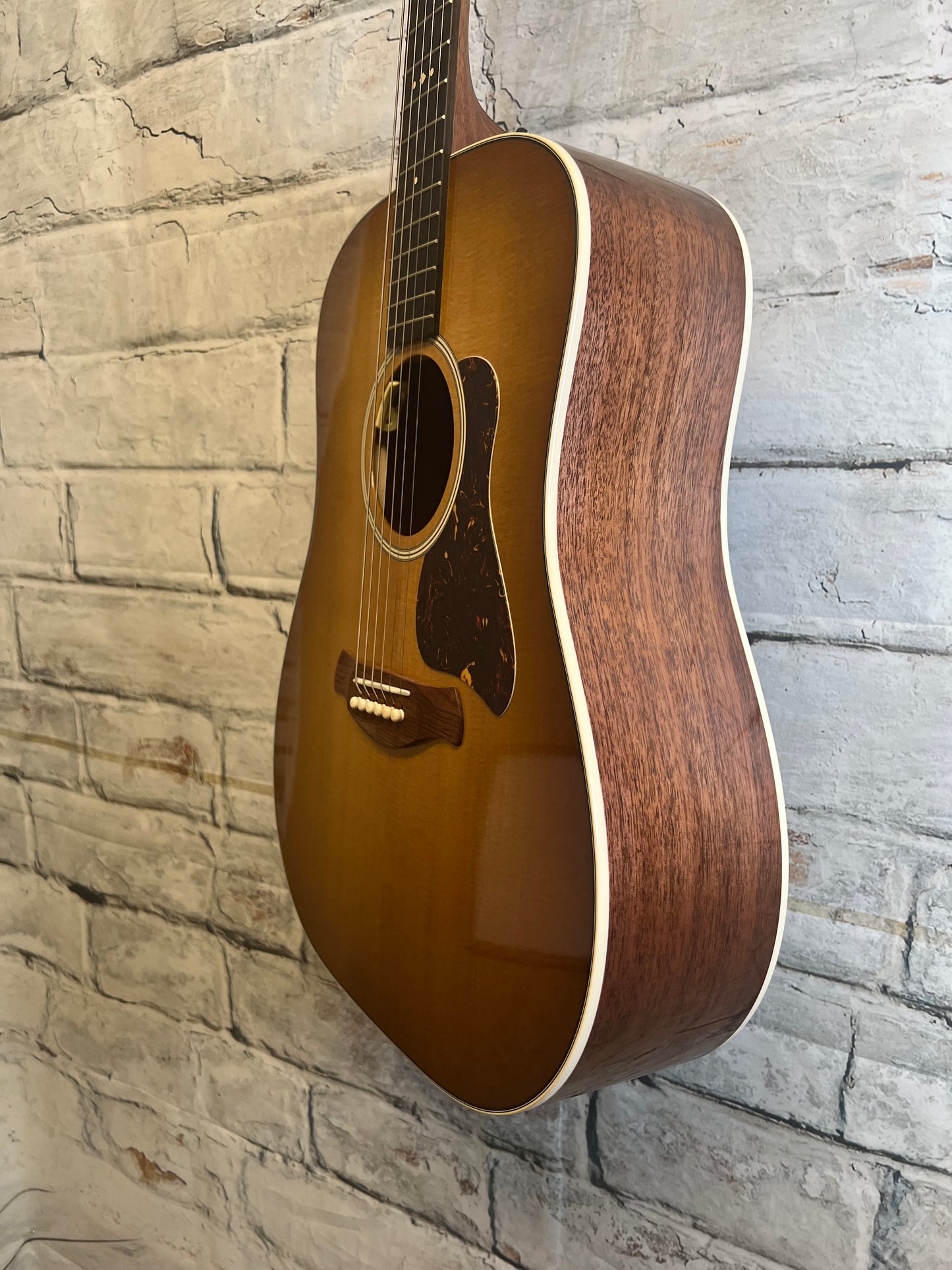 Taylor Trey Hensley Gold Label 510e SE Acoustic Electric with Hardshell Case