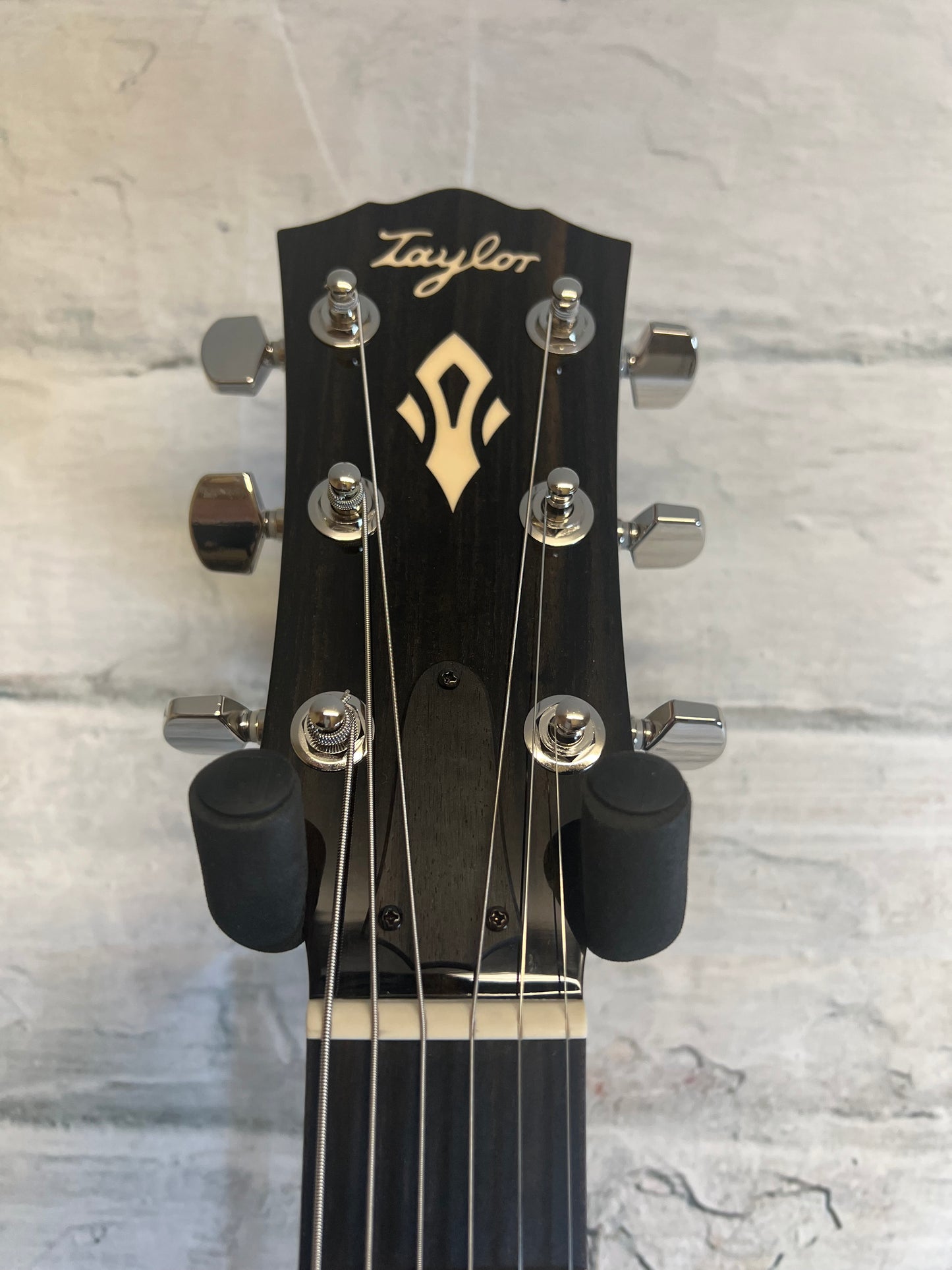 Taylor Trey Hensley Gold Label 510e SE Acoustic Electric with Hardshell Case