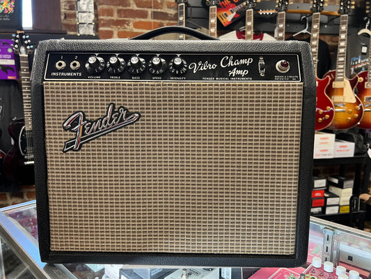 1965 Vintage Fender Vibro Champ Amp