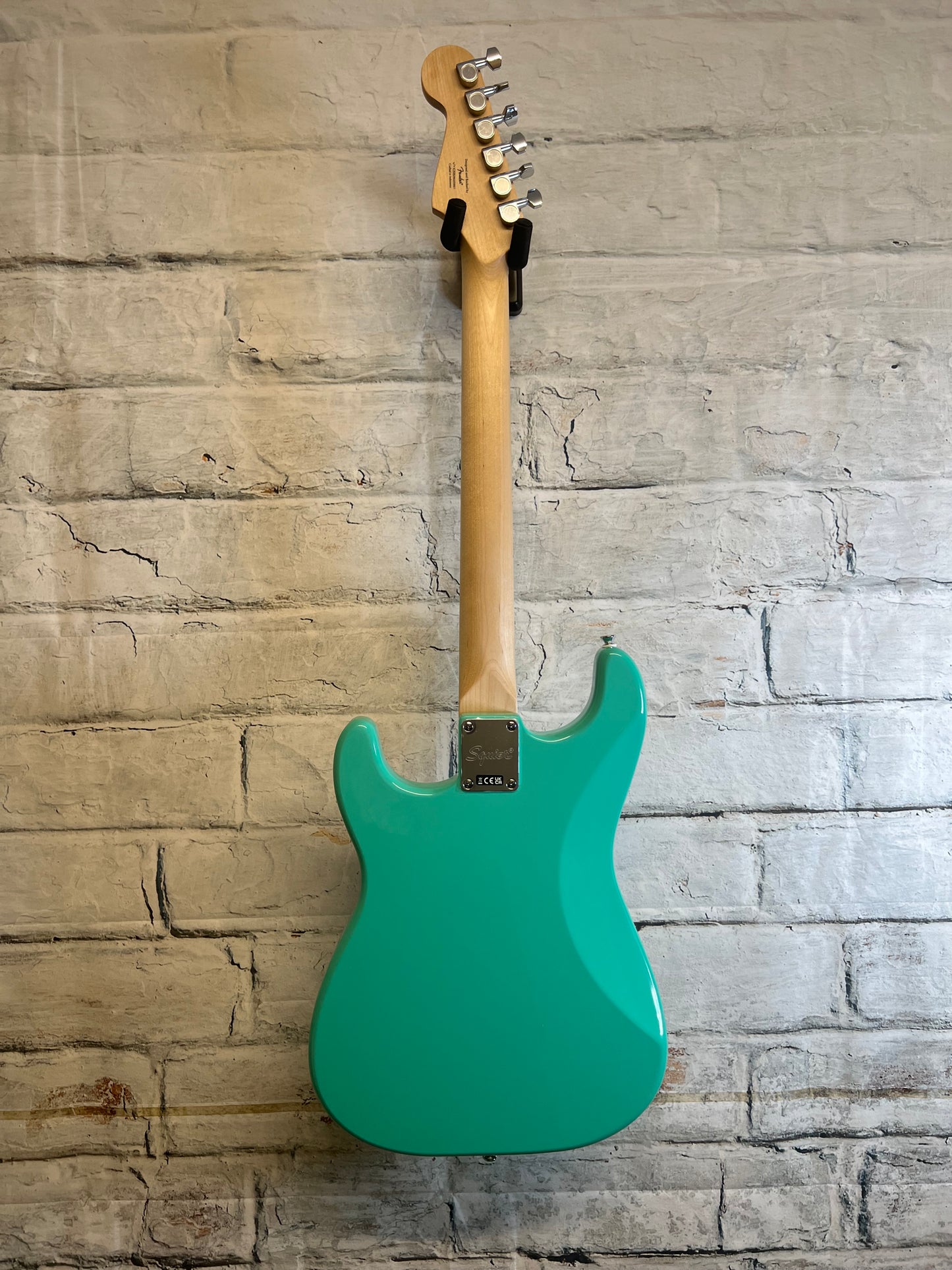 Squier Sonic Stratocaster HT, Maple Fingerboard, White Pickguard