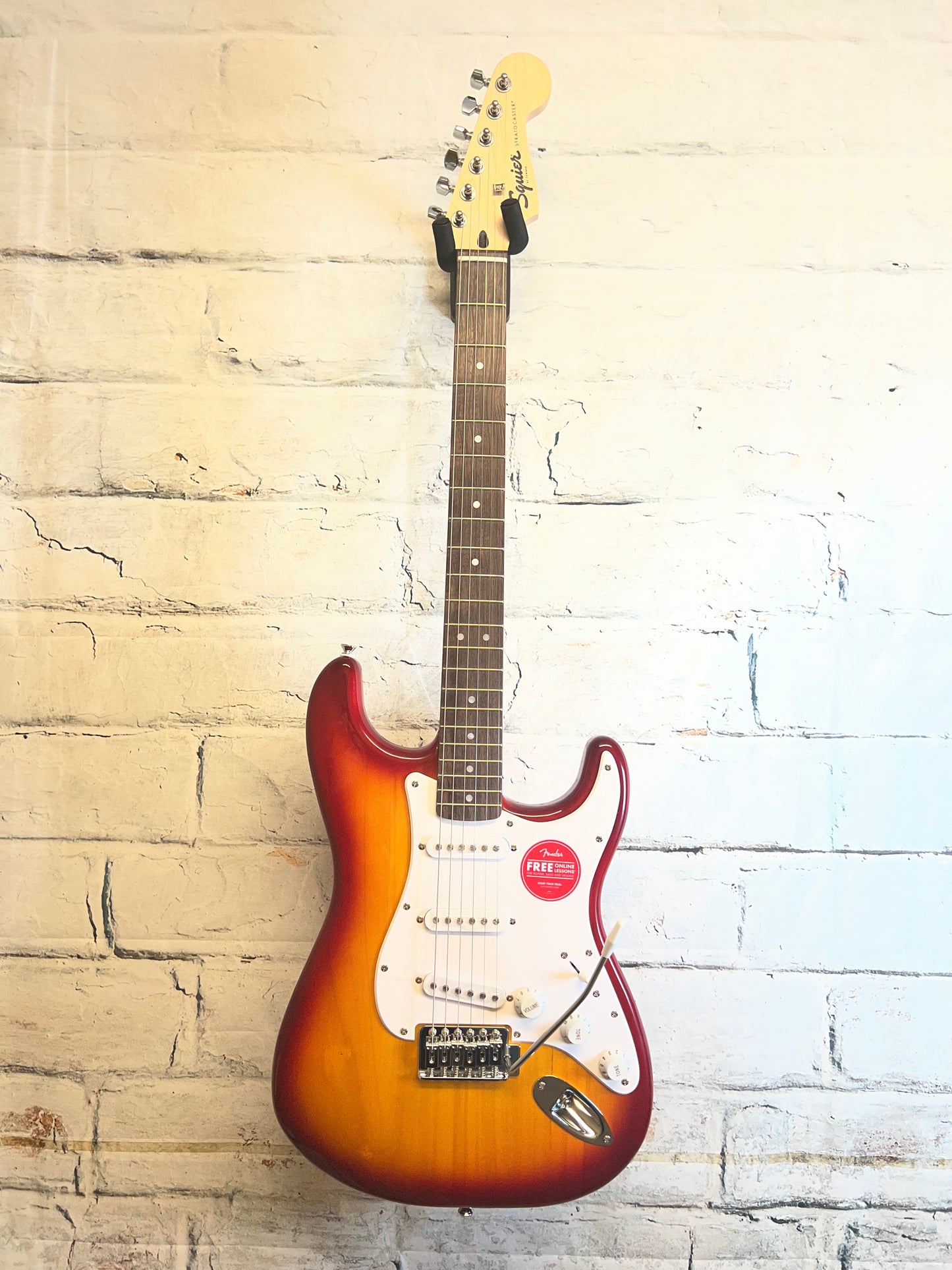 Squier Sonic Stratocaster, Laurel Fingerboard, White Pickguard