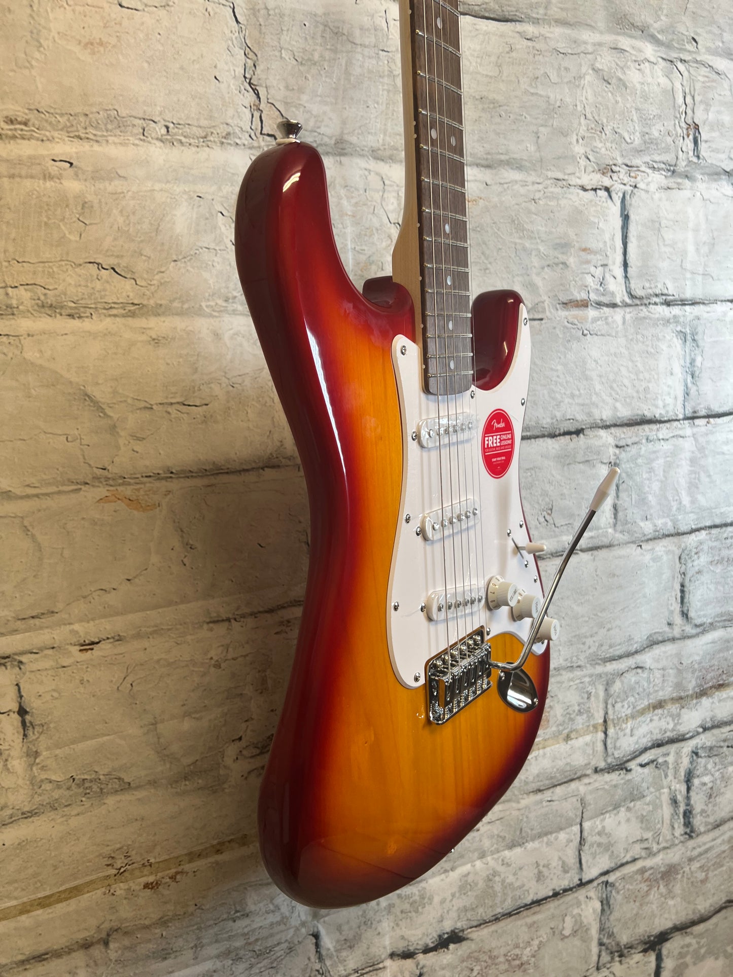 Squier Sonic Stratocaster, Laurel Fingerboard, White Pickguard