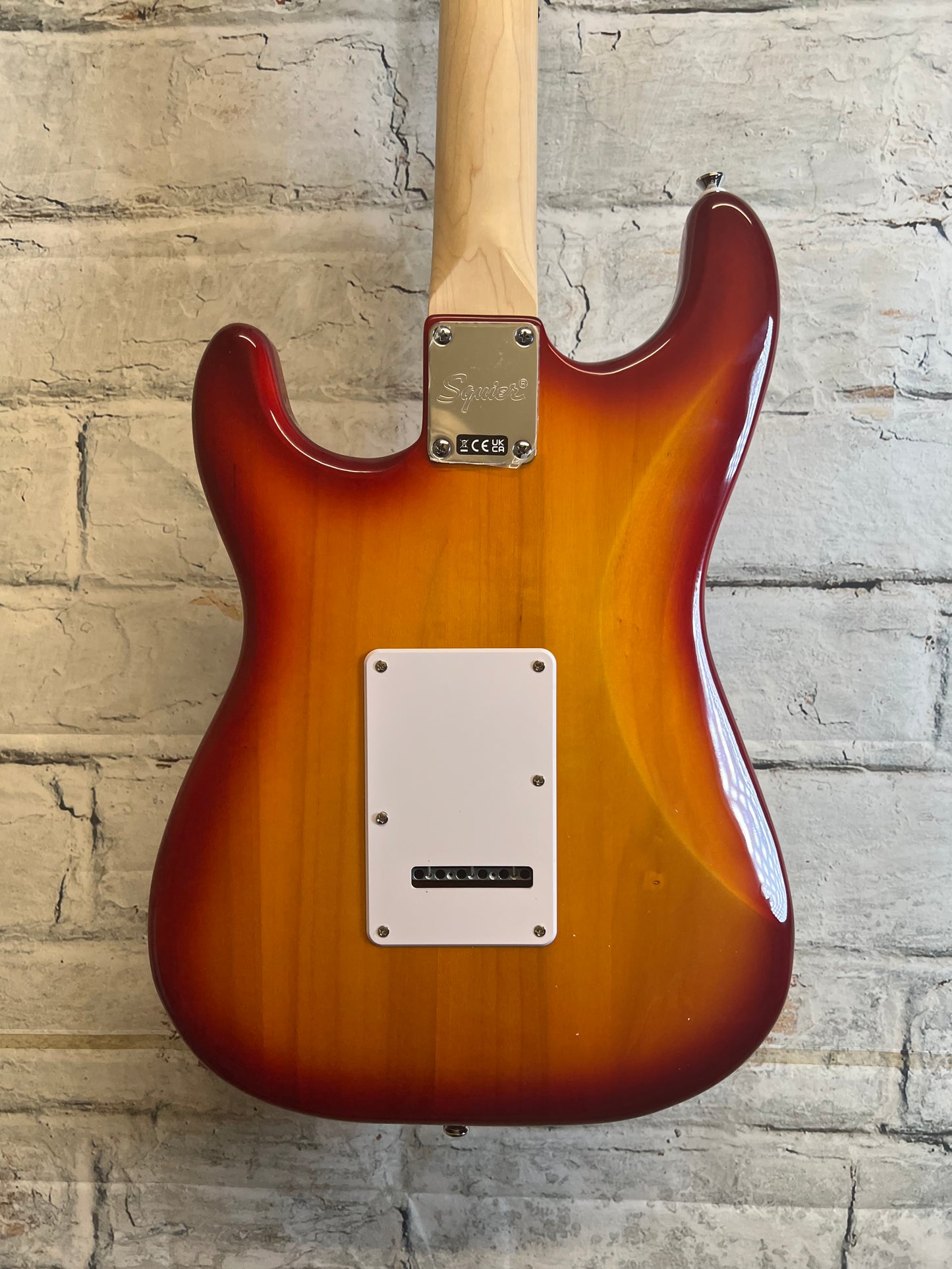 Squier Sonic Stratocaster, Laurel Fingerboard, White Pickguard