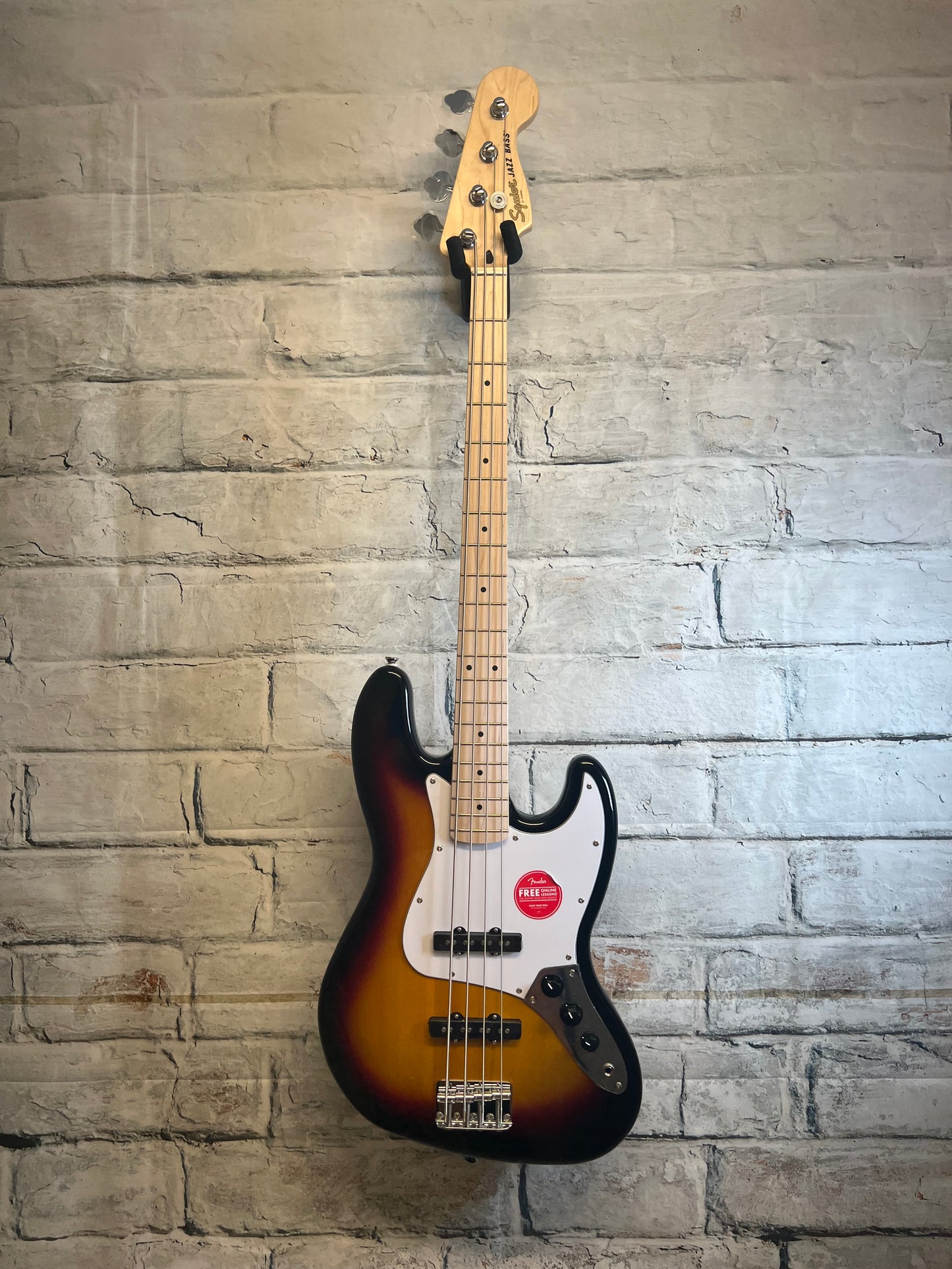 Squier Affinity Series Jazz Bass, Maple Fingerboard, White Pickguard