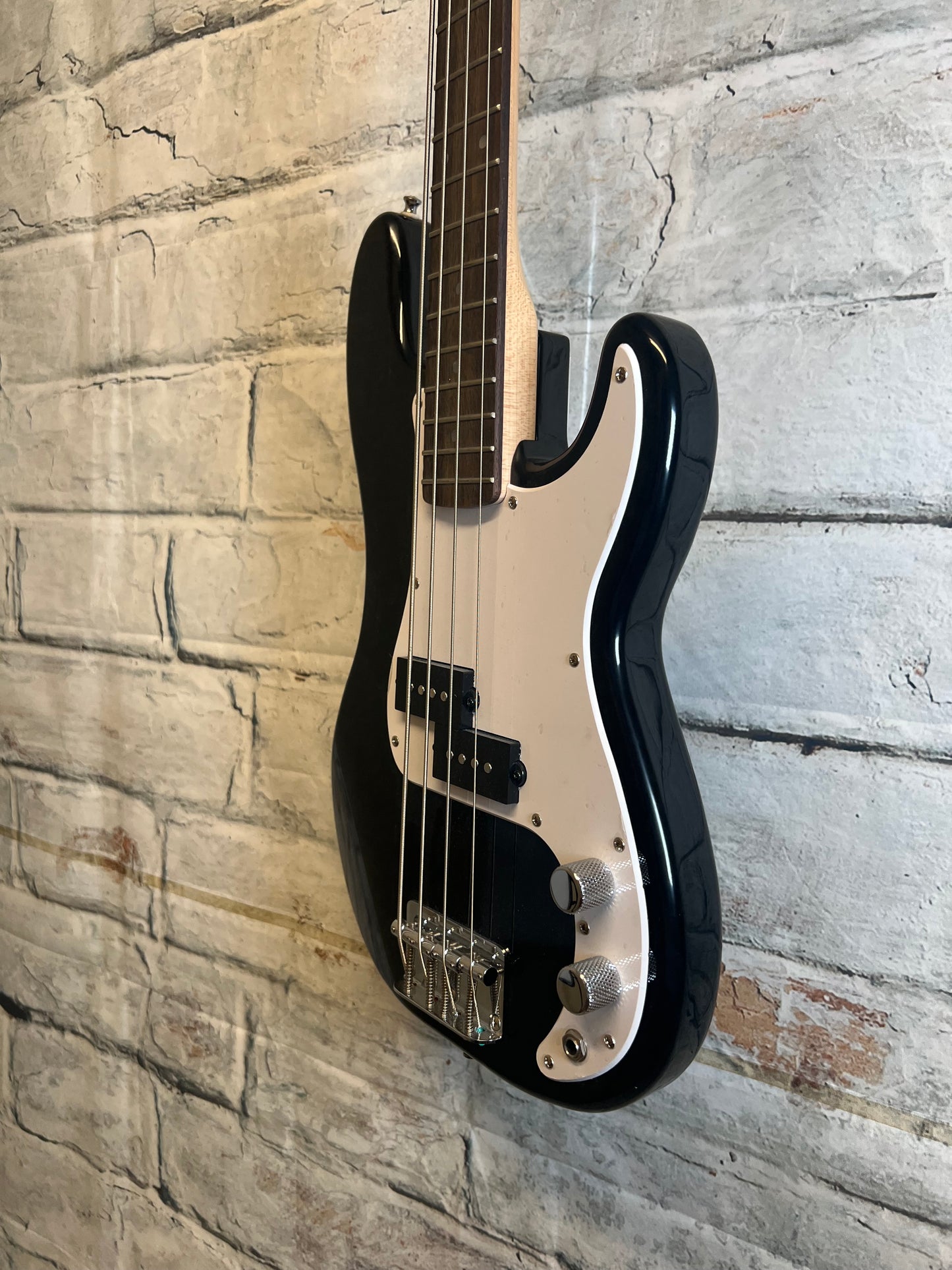 Used Squier Mini Precision Bass-Black