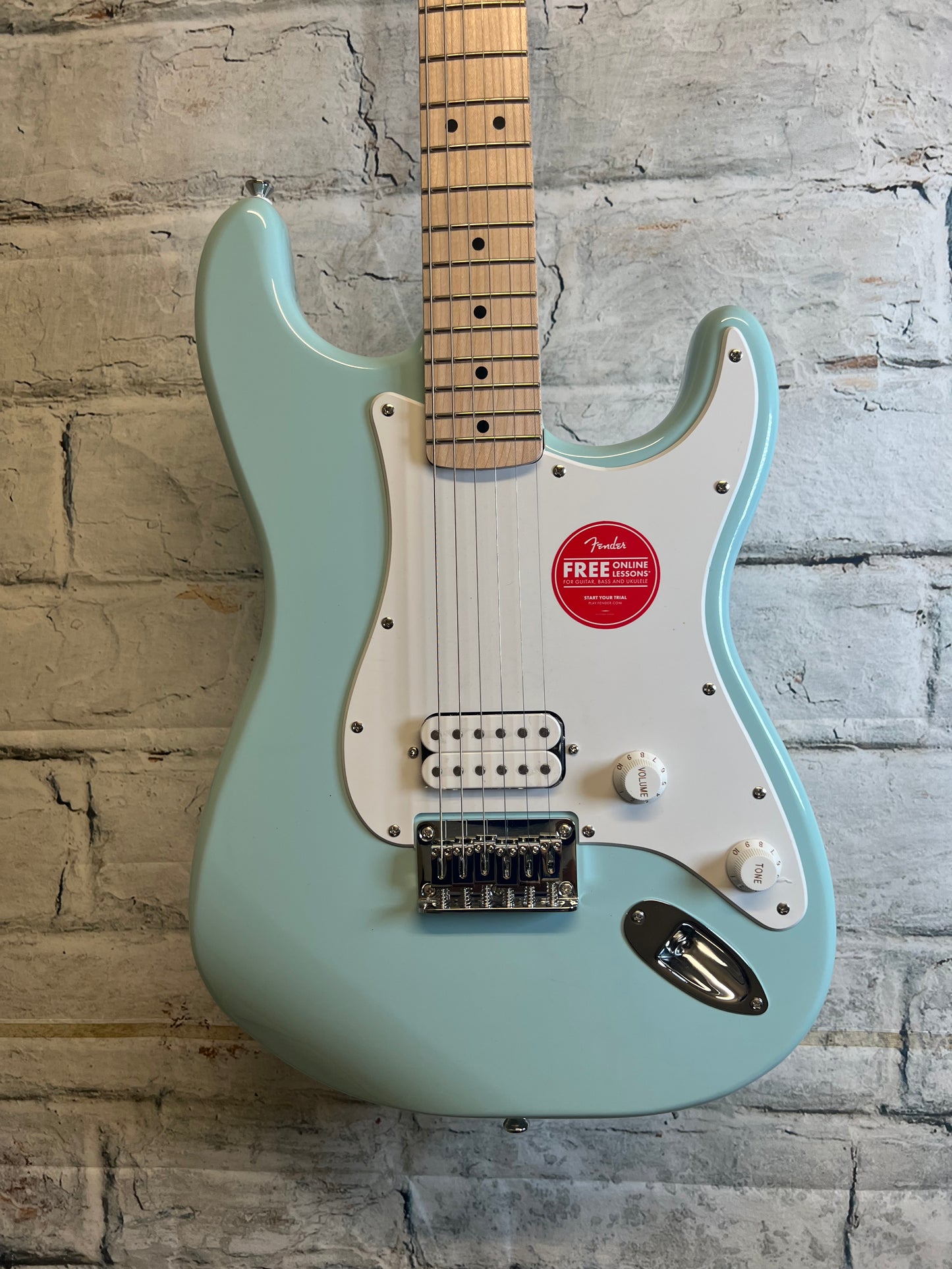 Squier Sonic Stratocaster HT H, Maple Fingerboard, White Pickguard
