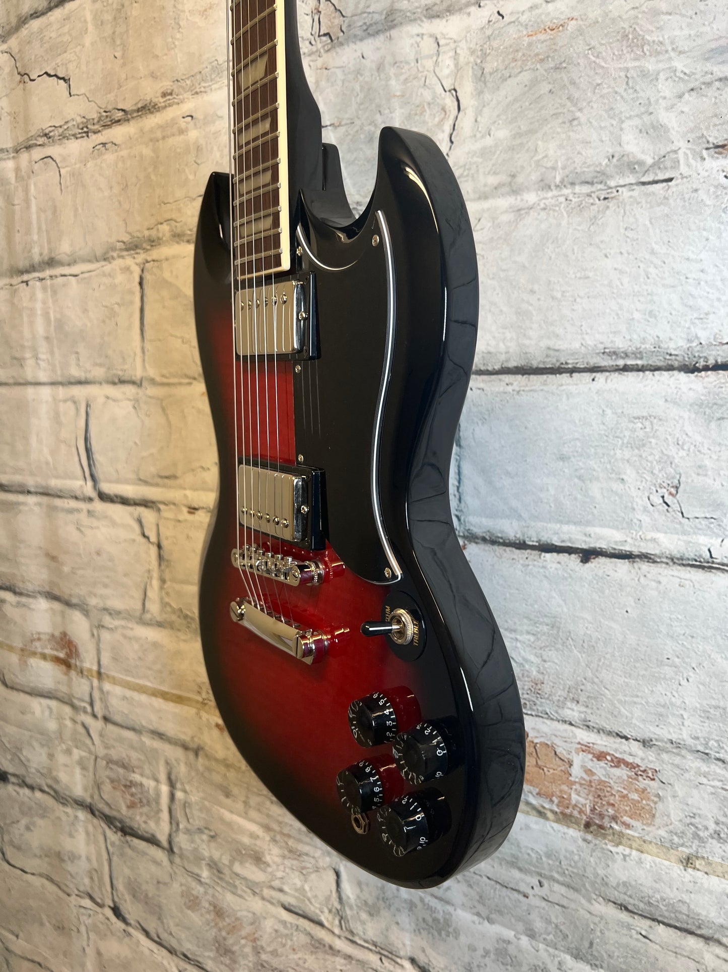 Epiphone SG Tribute Plus-Cherry Burst