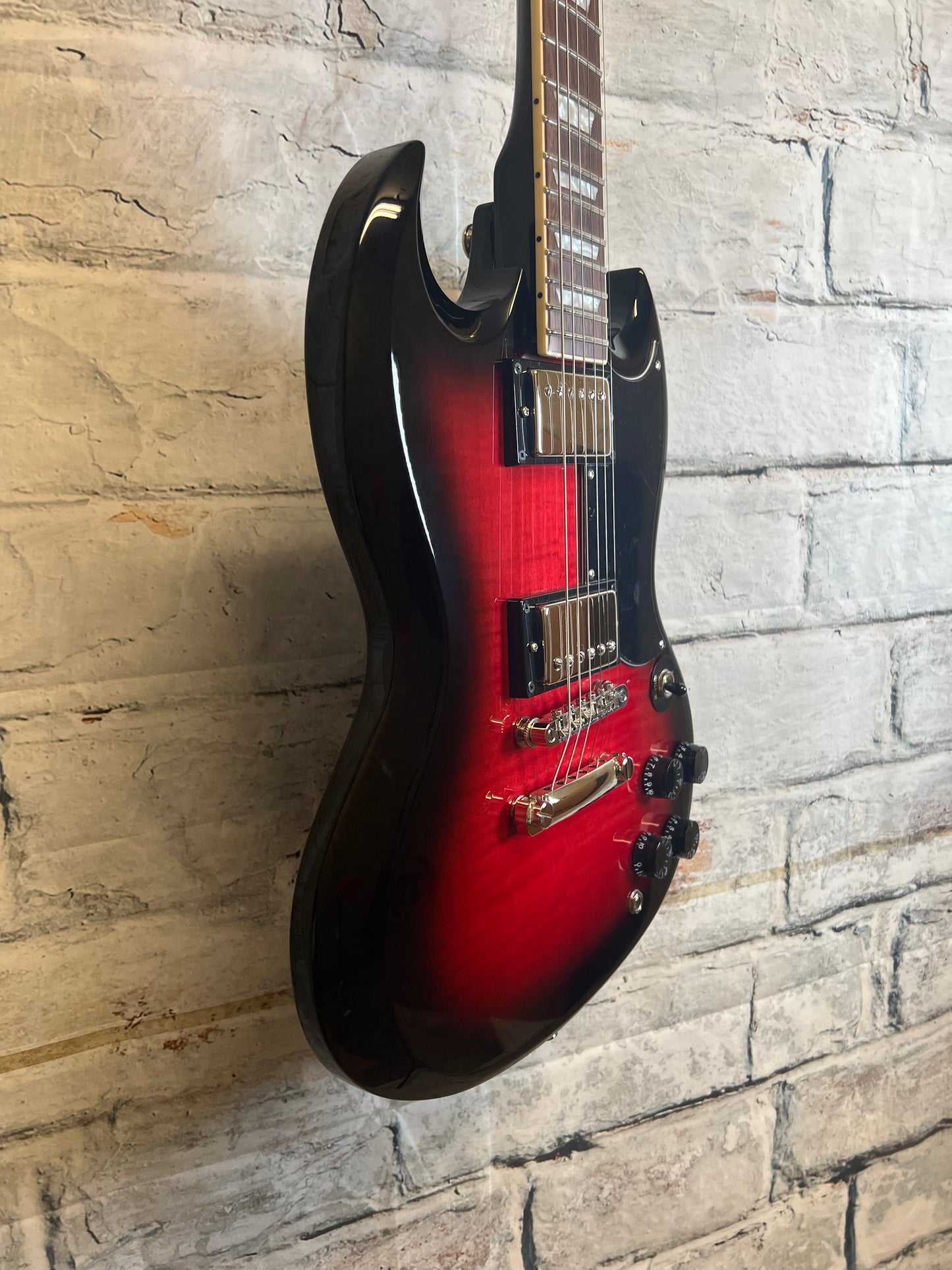 Epiphone SG Tribute Plus-Cherry Burst