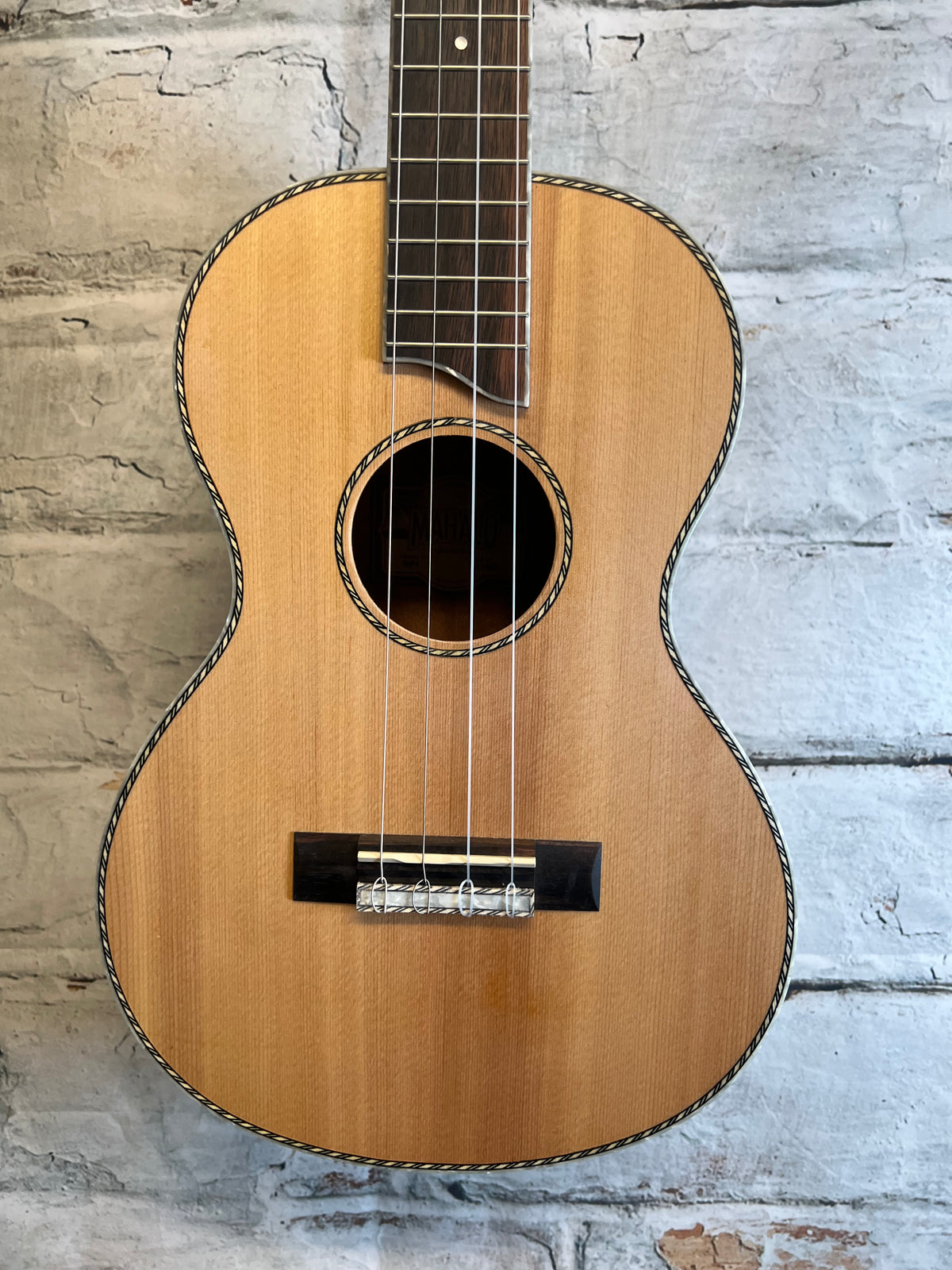 Mahalo MP4 Pearl Series Baritone Ukulele