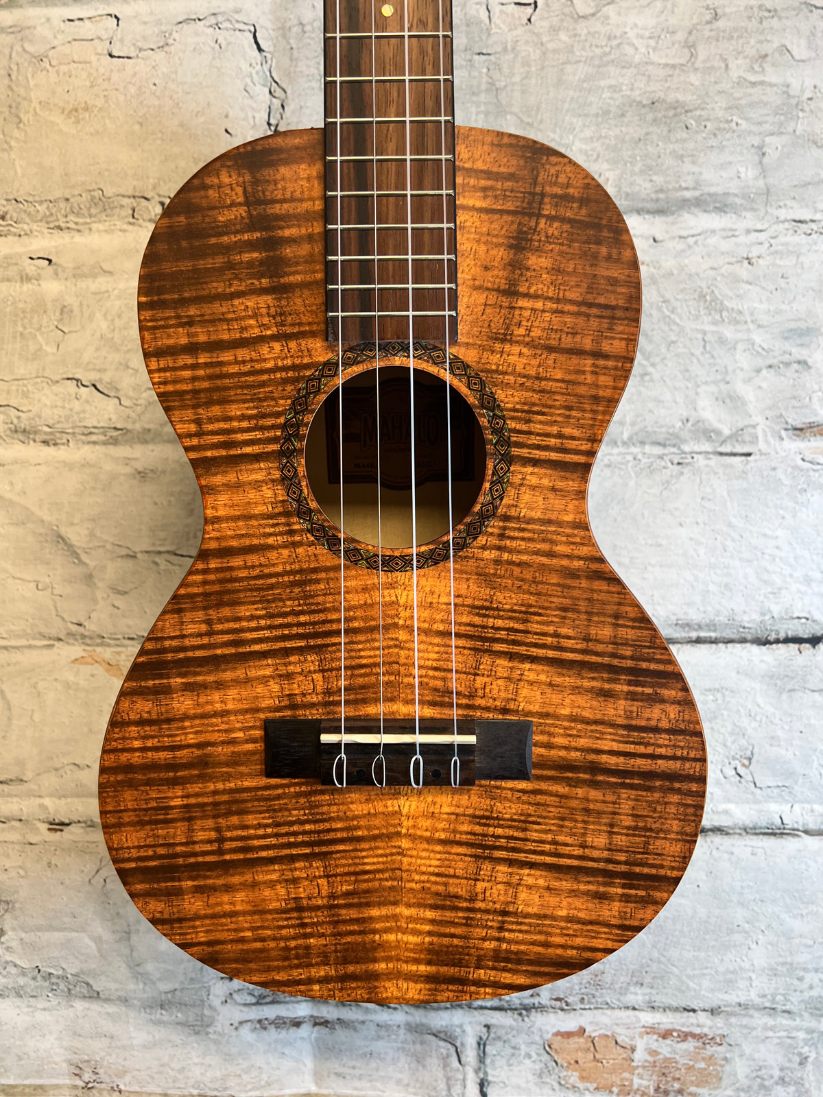 Mahalo MA4KA-U Artist Elite Series Baritone Ukulele, Koa-with bag