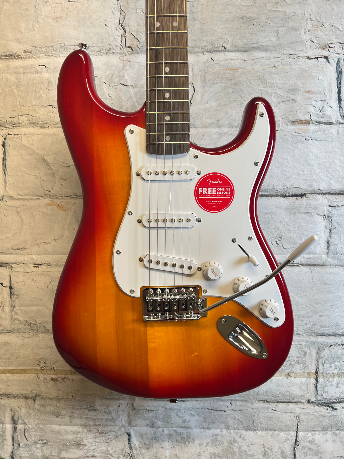 Squier Sonic Stratocaster, Laurel Fingerboard, White Pickguard