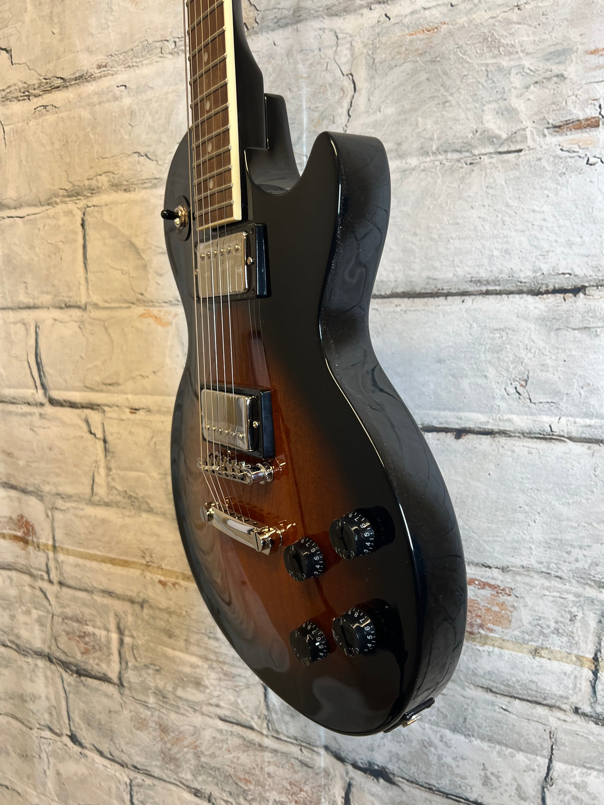 Epiphone Les Paul Tribute Electric Guitar-Vintage Sunburst